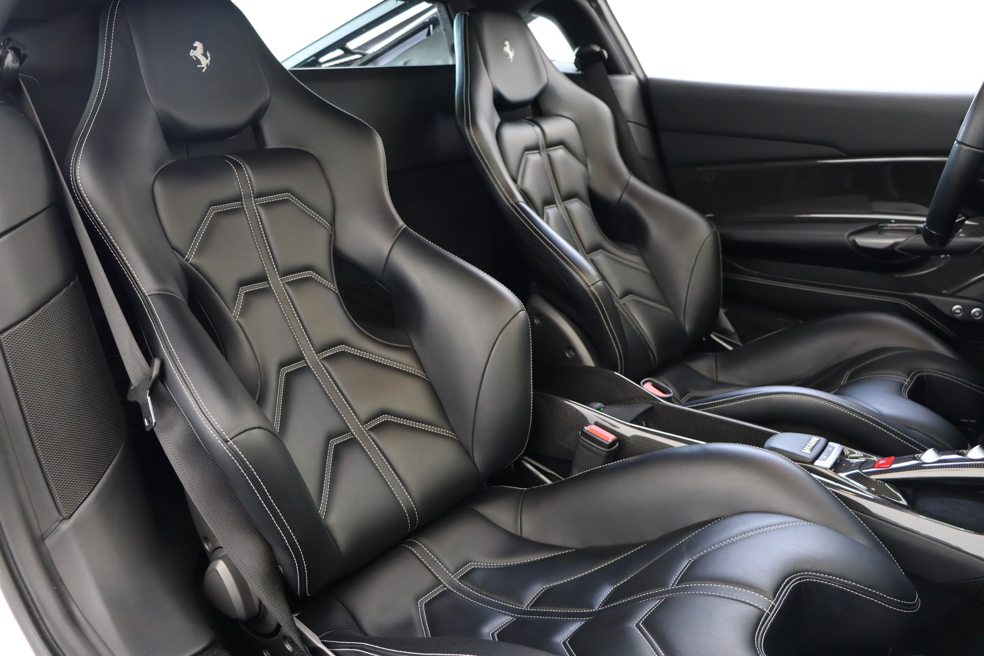 FERRARI 488 GTB 3.9 V8-image-16