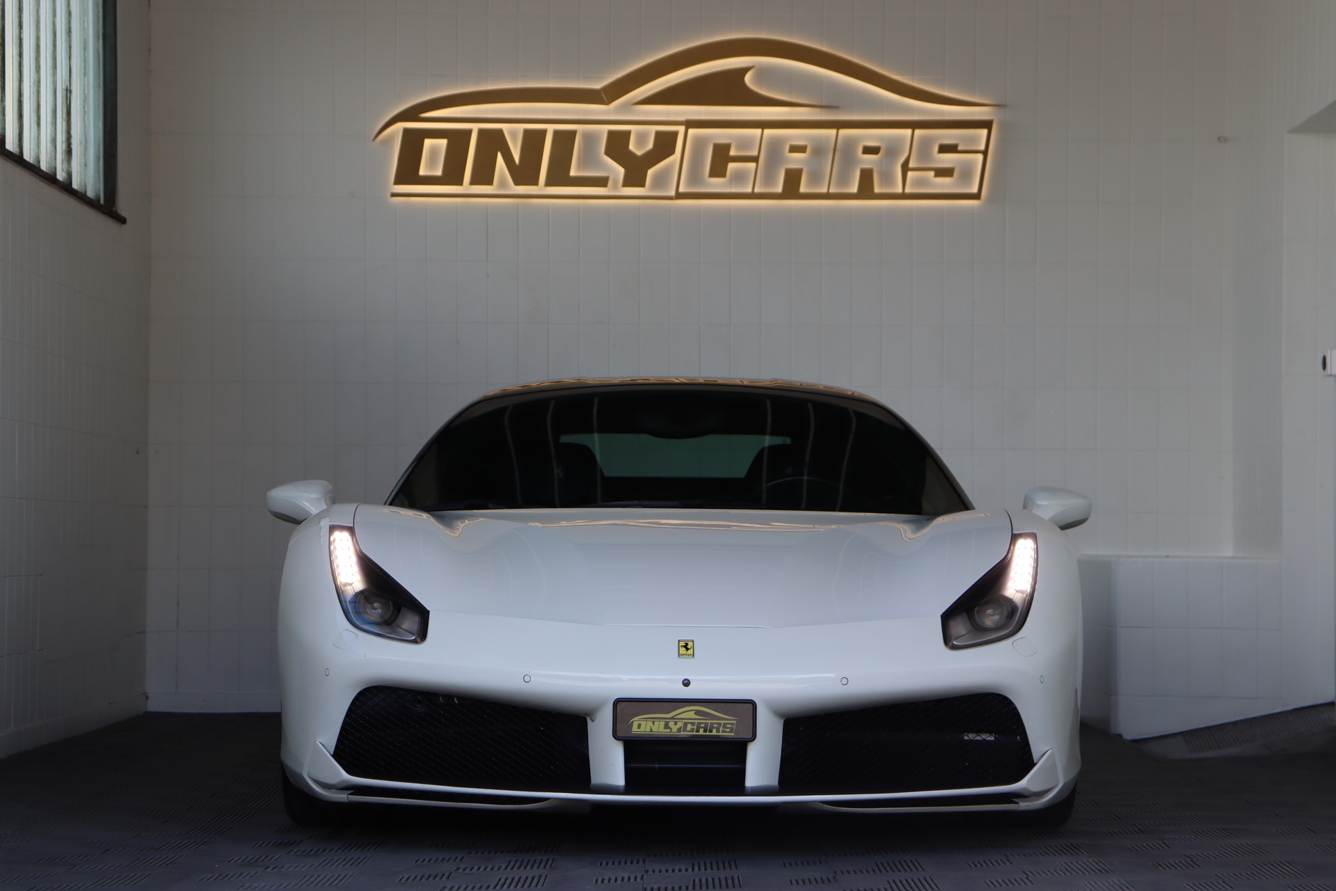 FERRARI 488 GTB 3.9 V8-image-1
