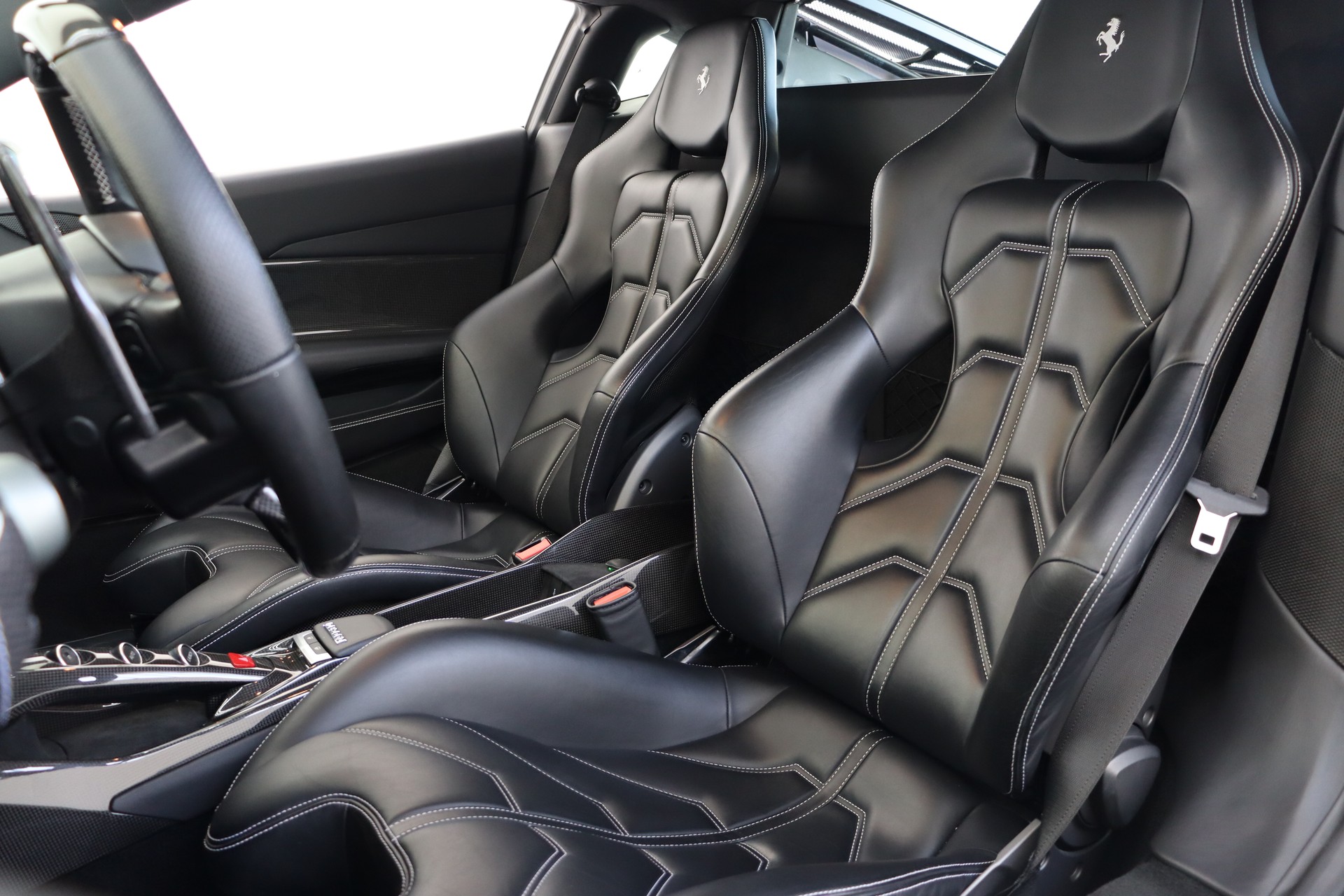 FERRARI 488 GTB 3.9 V8-image-15