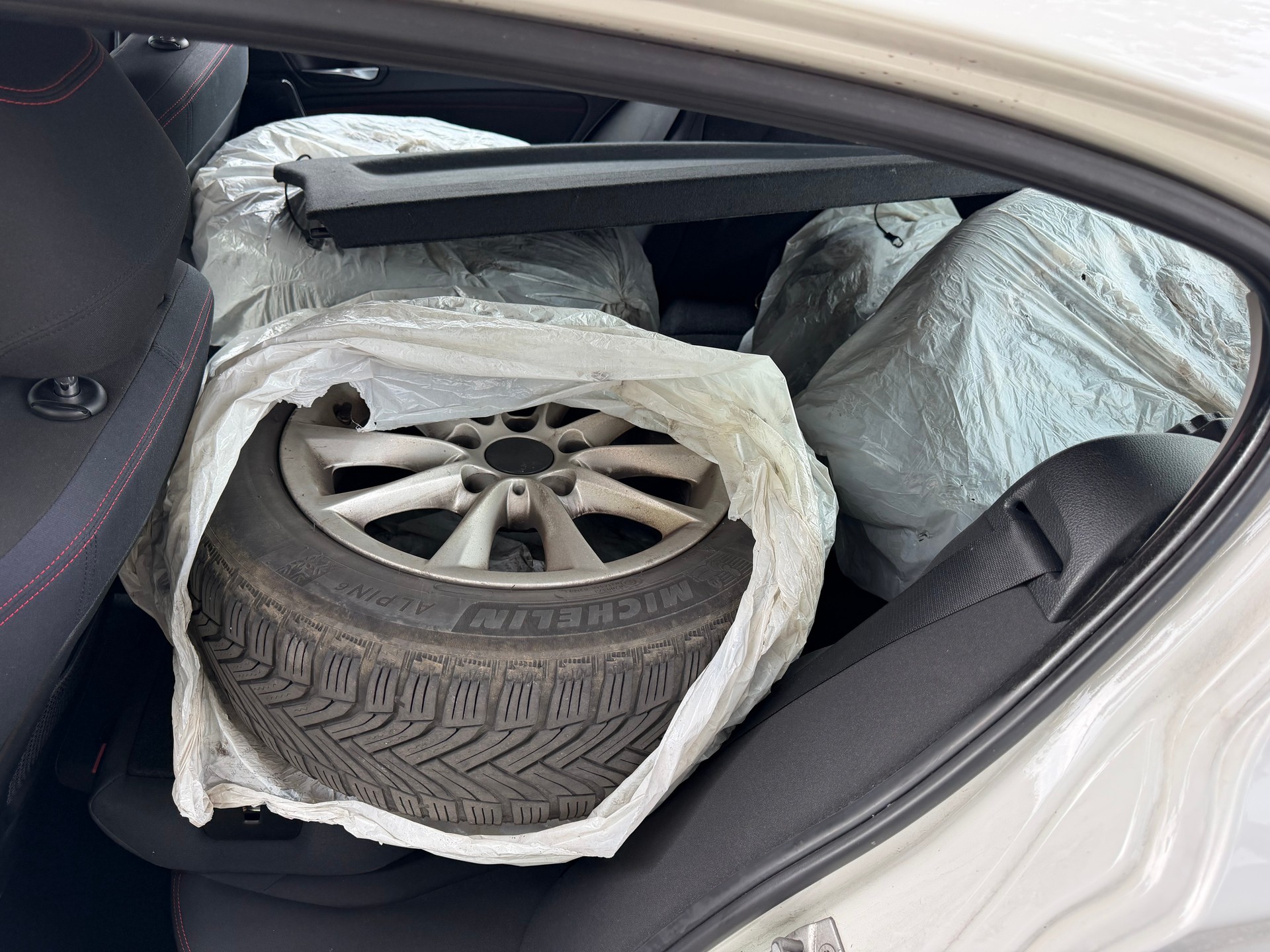 BMW 120d xDrive Sport Line-b5b-image-6
