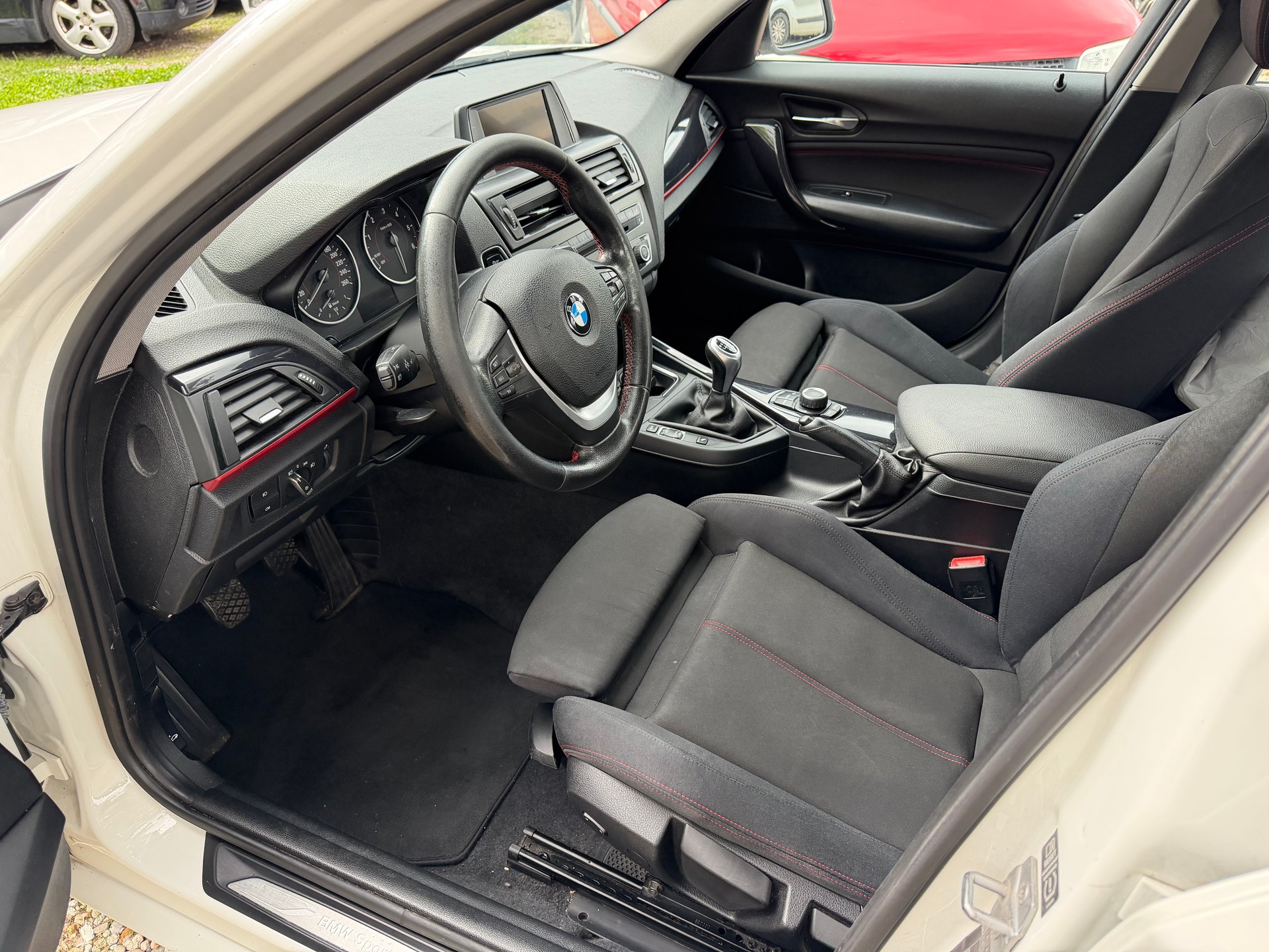 BMW 120d xDrive Sport Line-b5b-image-7