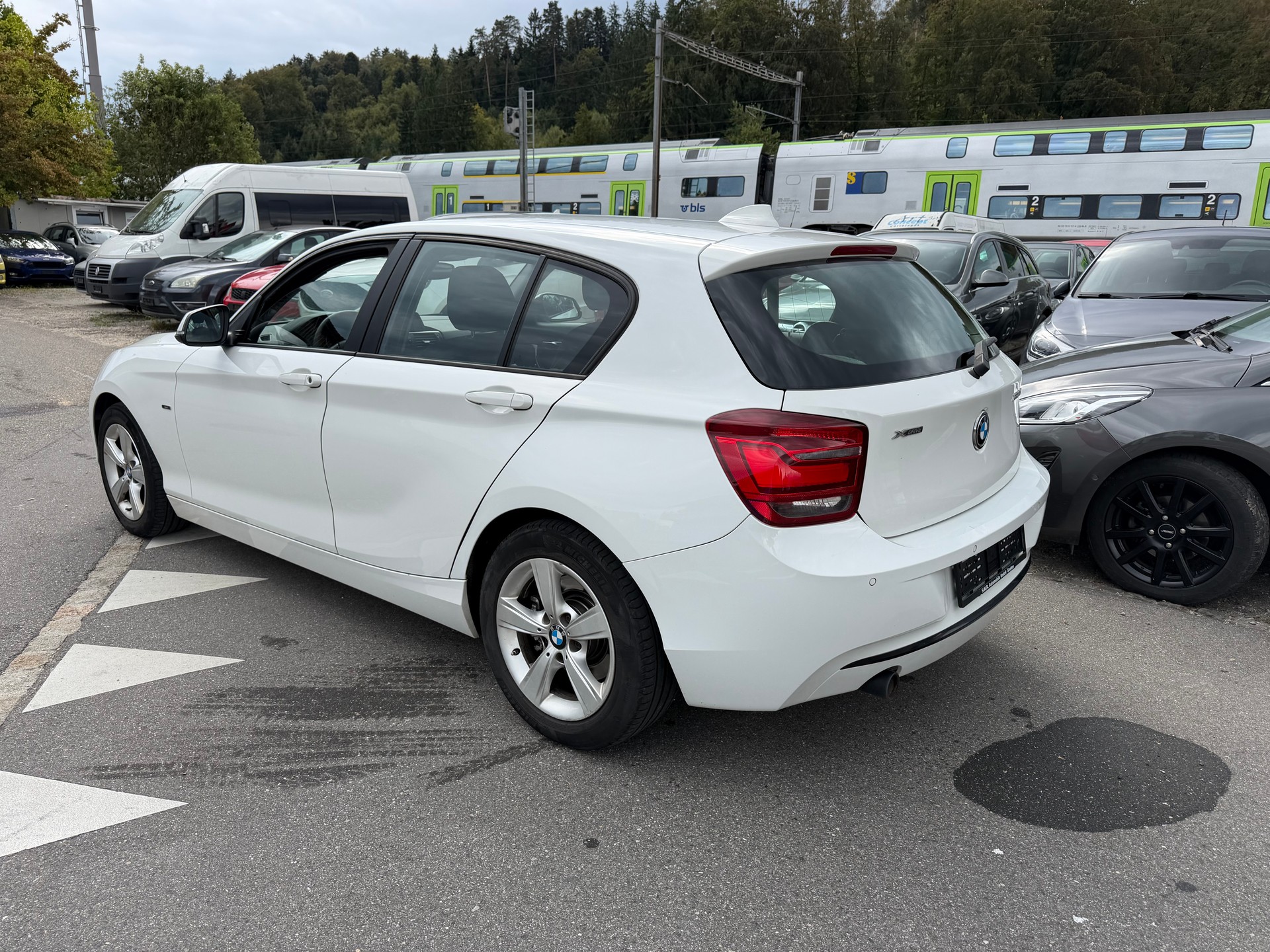 BMW 120d xDrive Sport Line-b5b-image-4