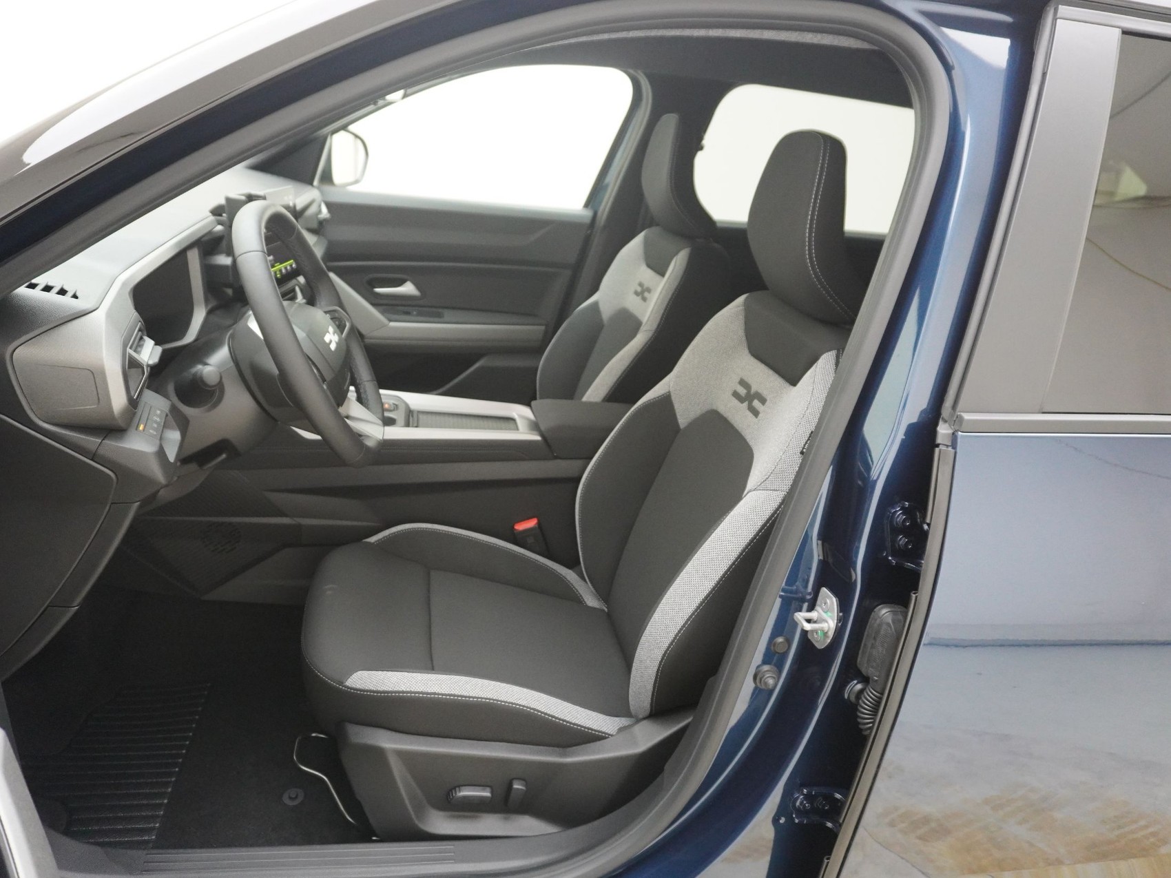 DACIA Bigster 1.8 Hybrid Journey-image-9