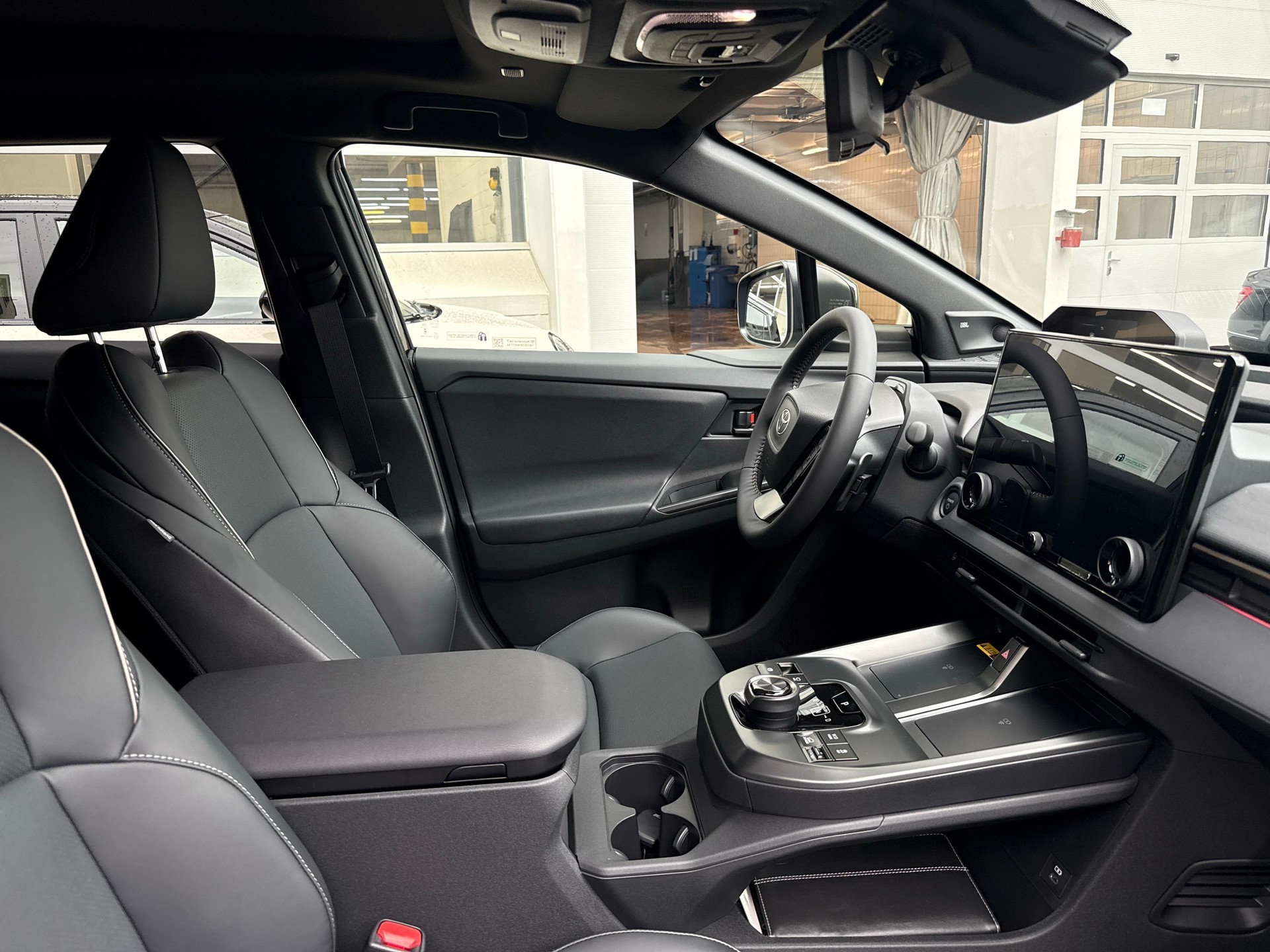 TOYOTA bZ4X Touring Premium AWD-image-9