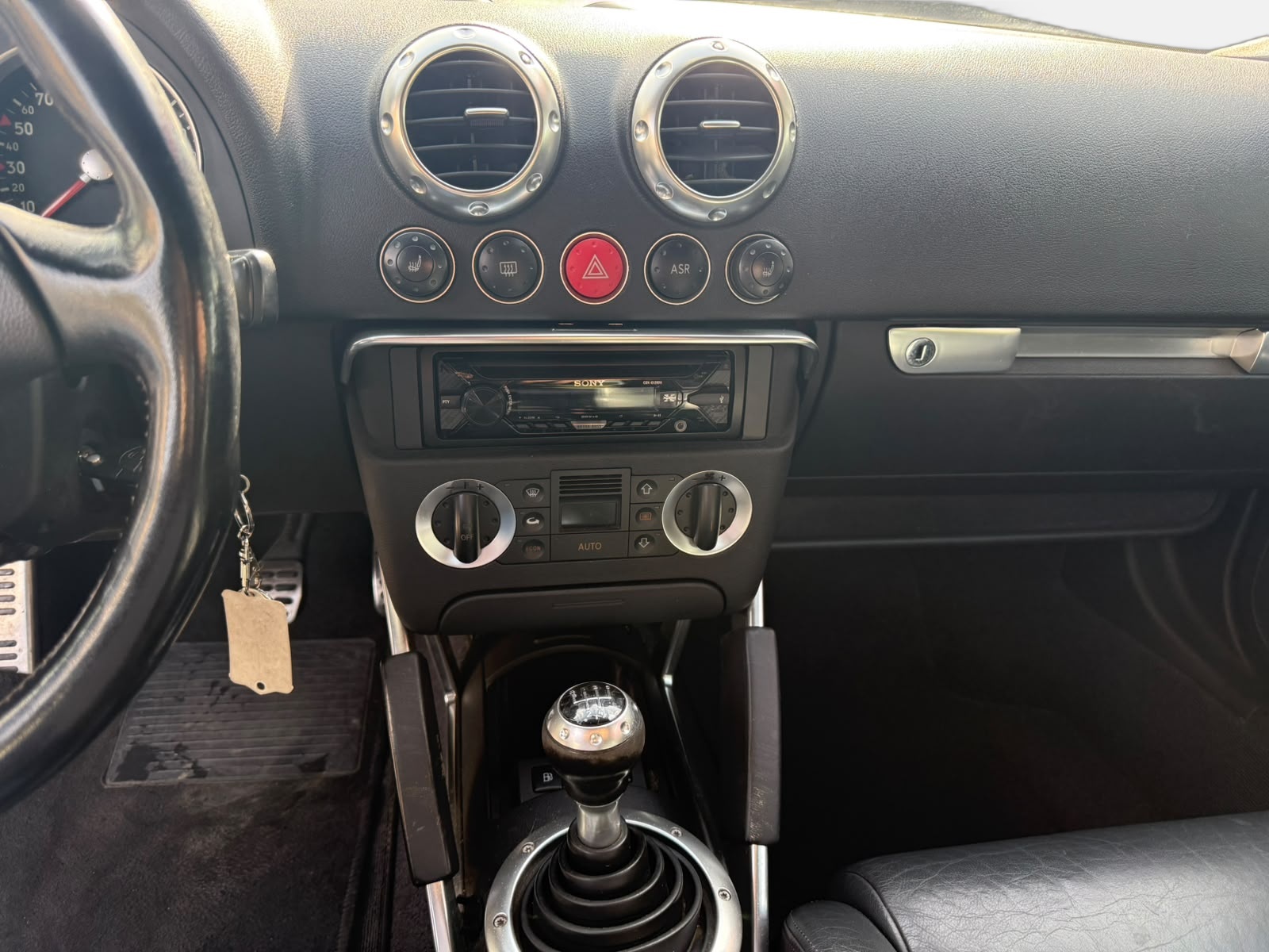 AUDI TT Roadster 1.8 T-image-11