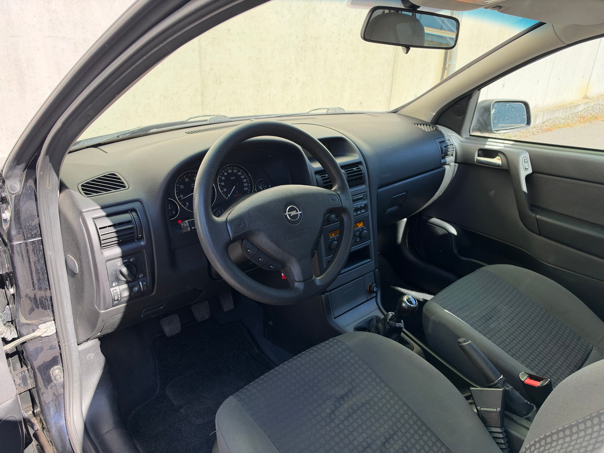 OPEL Astra 1.8i 16V Elegance-image-9