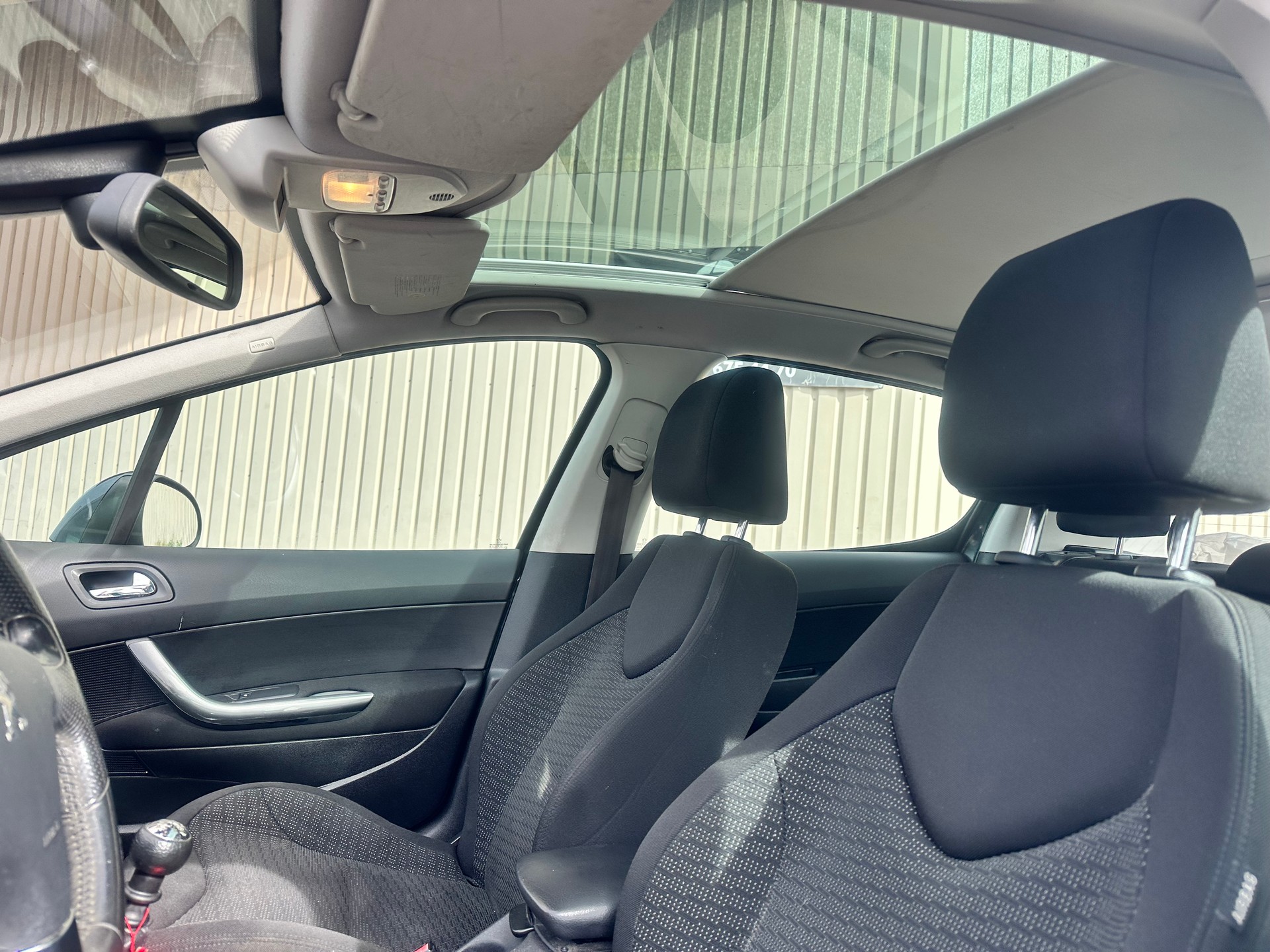 PEUGEOT 308 1.6 16V Turbo Allure-image-13