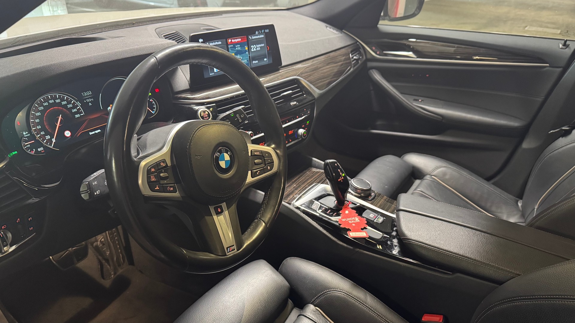 BMW 520d xDrive paddles-image-4