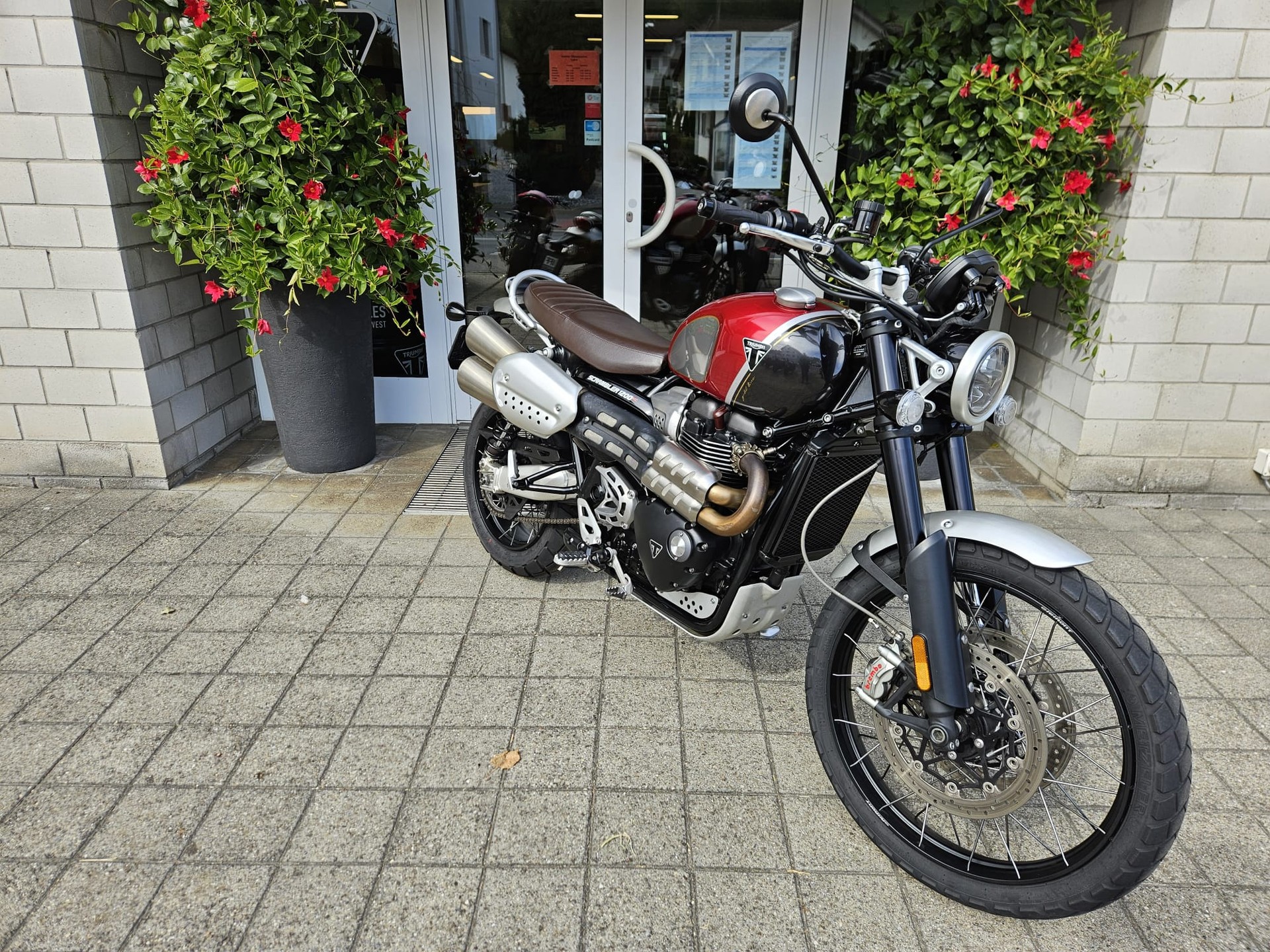 TRIUMPH Scrambler 1200 XC Gold Line-showroom-element-2