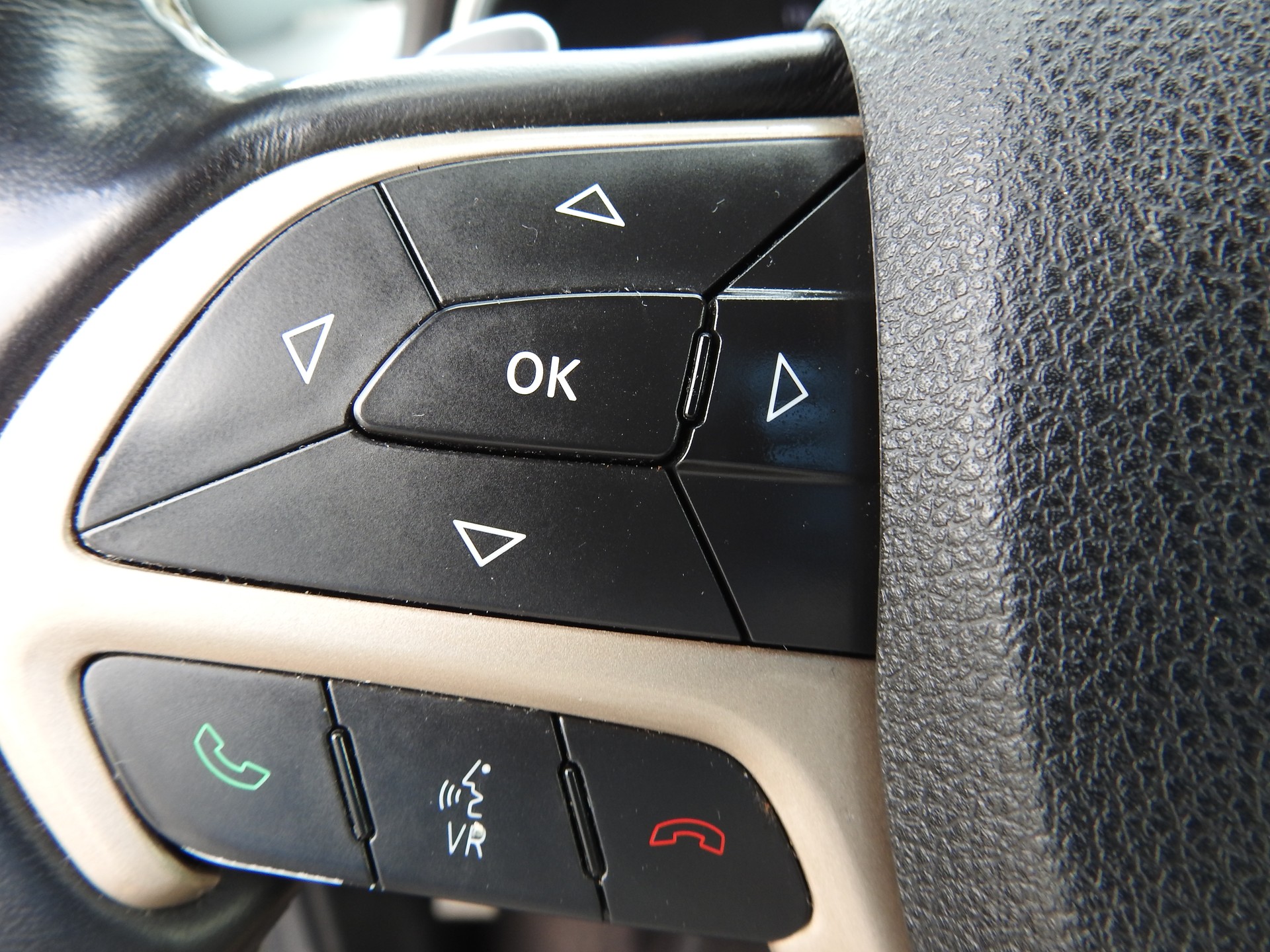 JEEP Grand Cherokee 3.0 CRD Overland Automatic-image-27