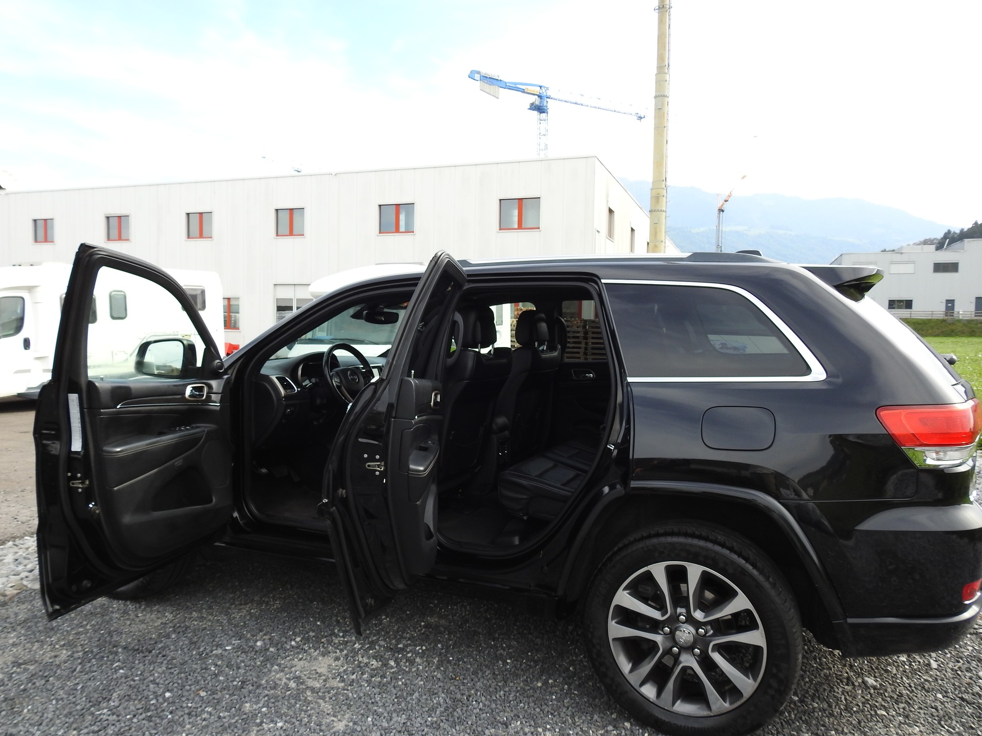 JEEP Grand Cherokee 3.0 CRD Overland Automatic-image-17