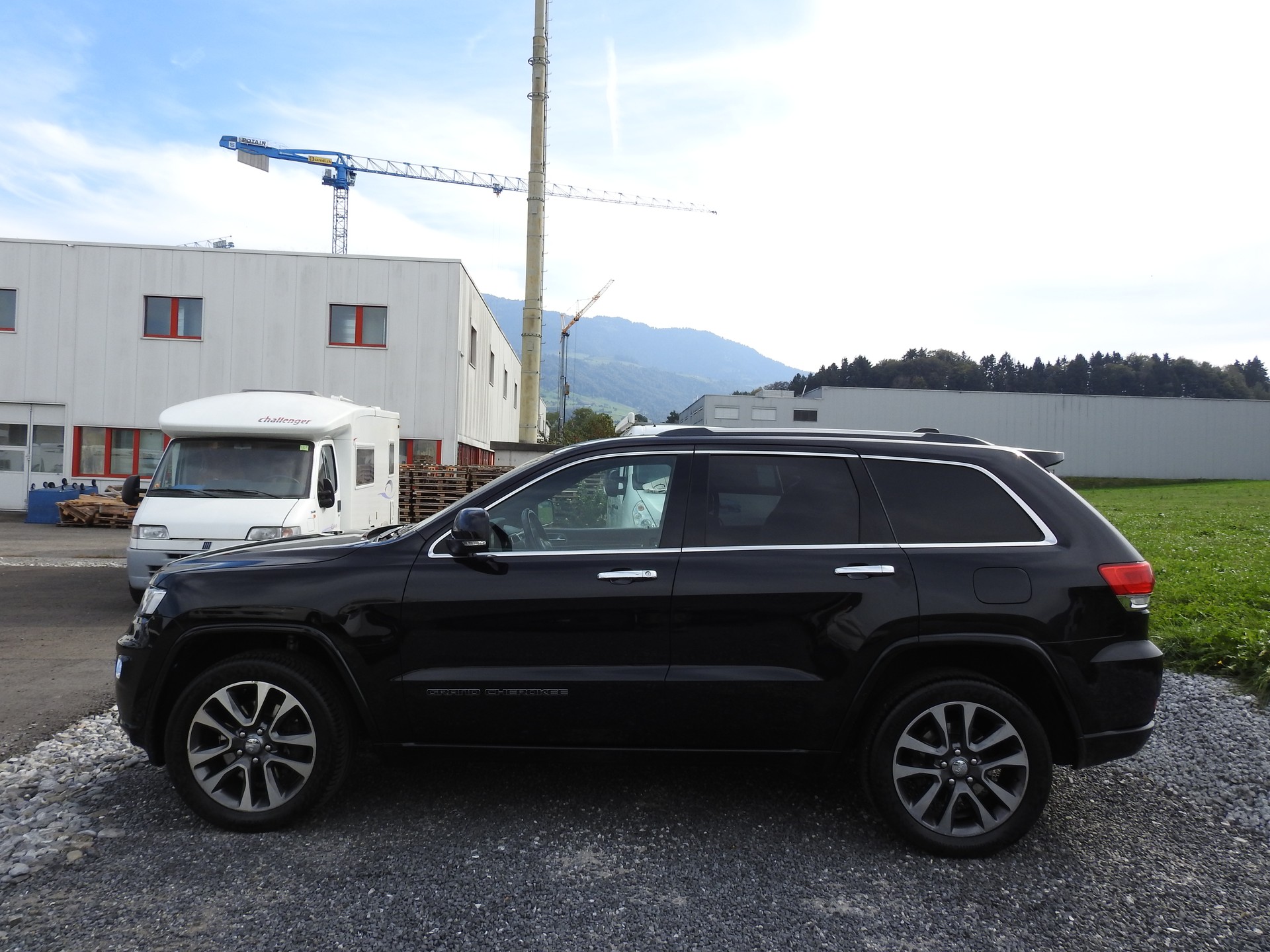 JEEP Grand Cherokee 3.0 CRD Overland Automatic-image-2
