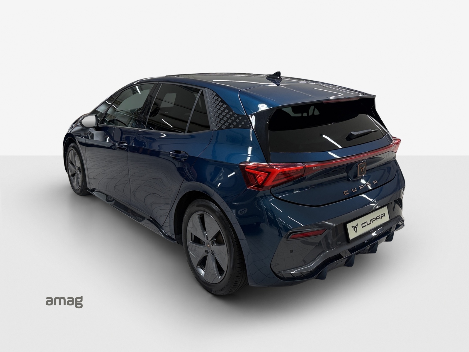 CUPRA Born 58 kWh-showroom-element-2