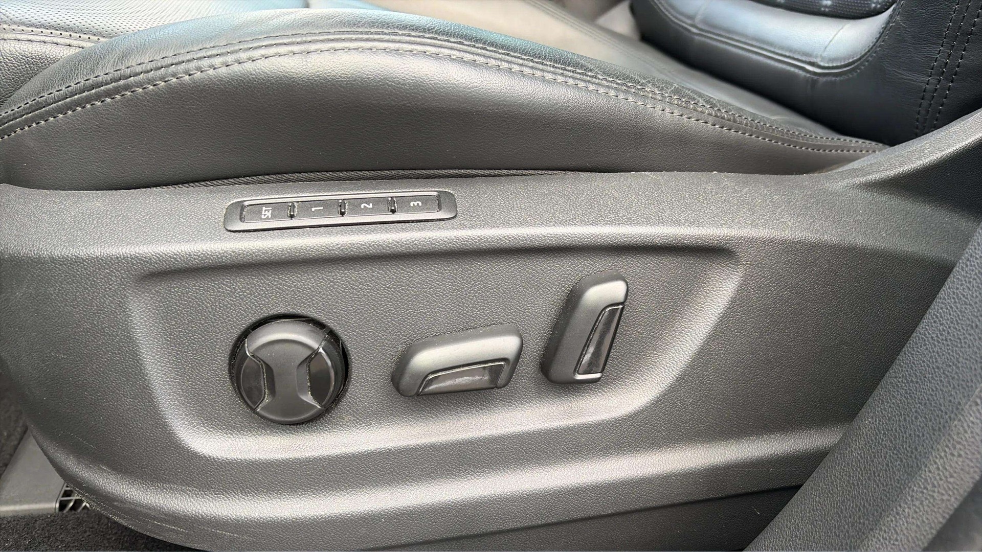 SKODA Kodiaq 2.0 TDI CR L&K 4x4 DSG 200PS mit AHK & 360° Kameras-image-25