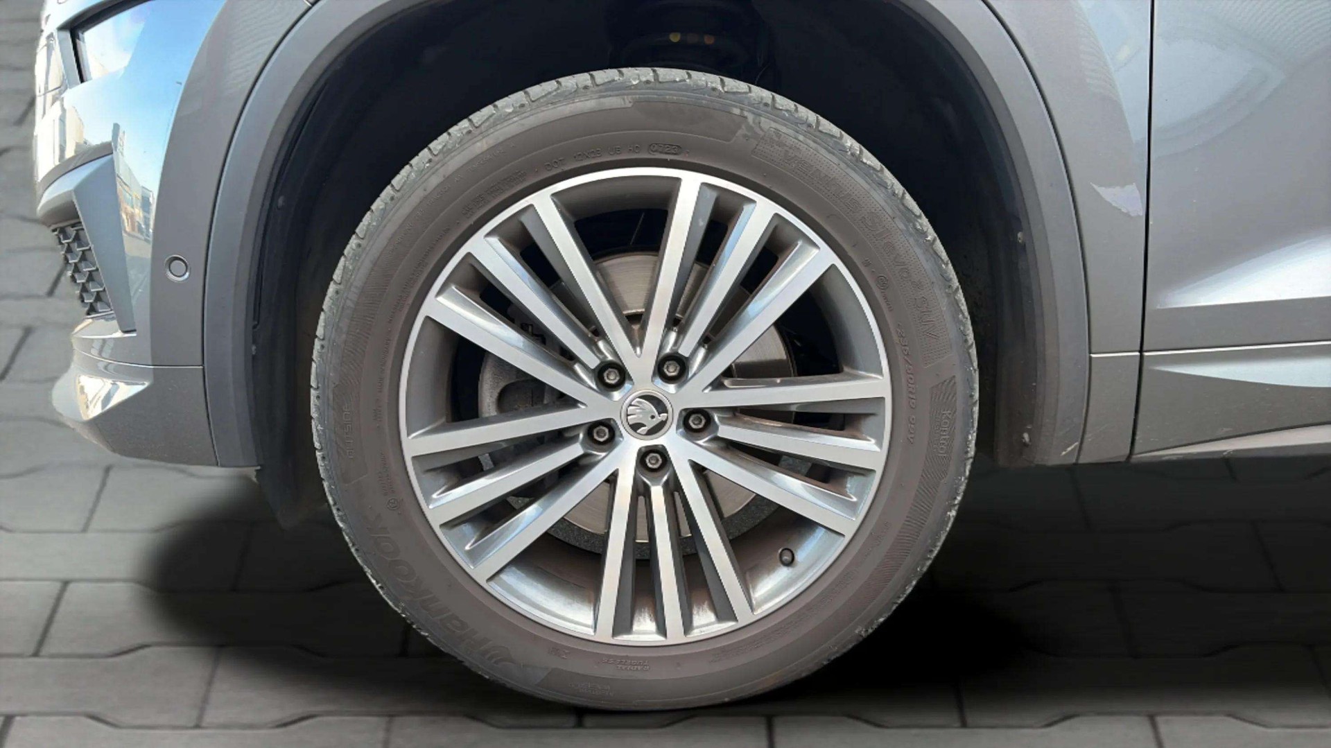 SKODA Kodiaq 2.0 TDI CR L&K 4x4 DSG 200PS mit AHK & 360° Kameras-image-31