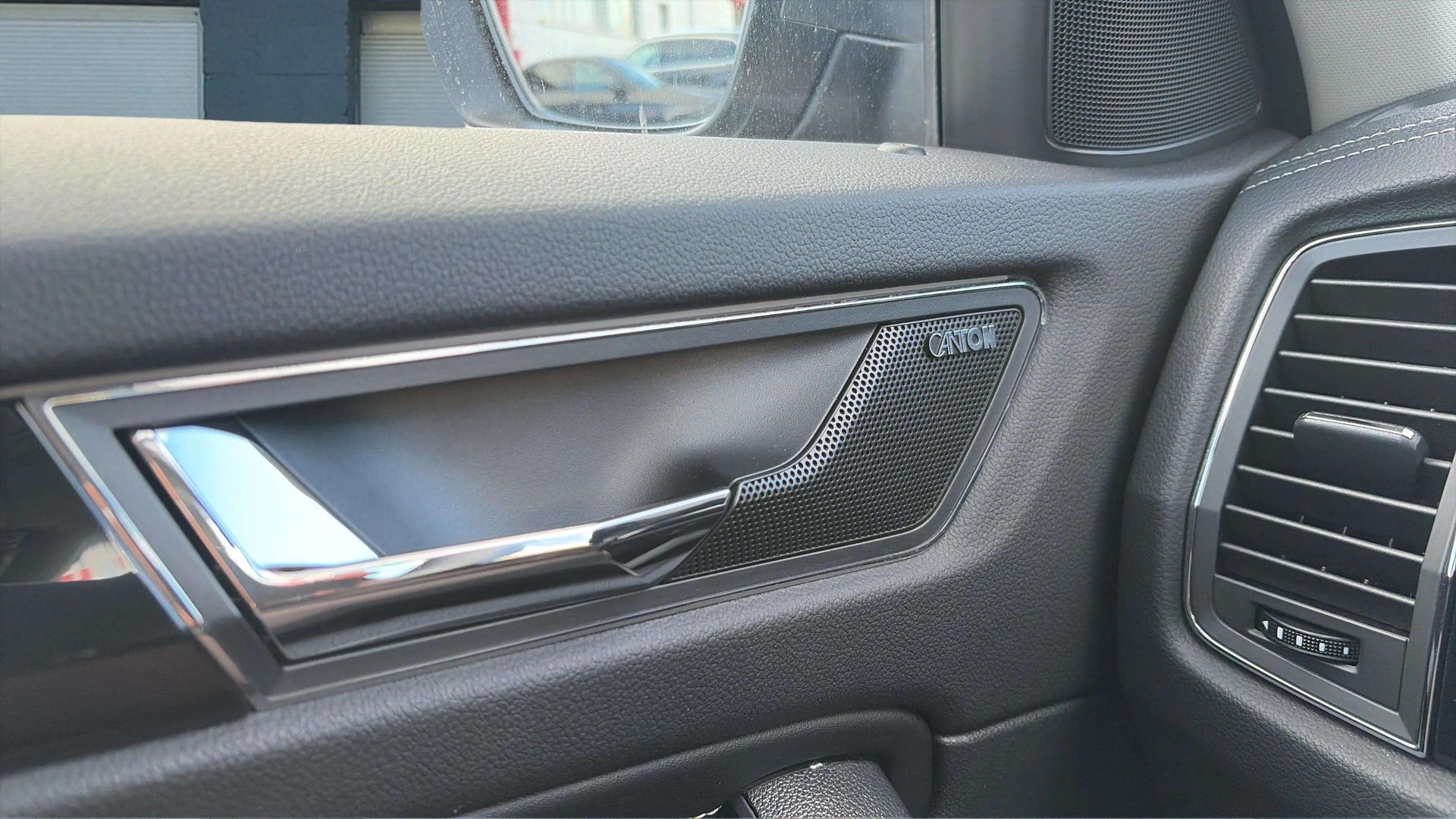 SKODA Kodiaq 2.0 TDI CR L&K 4x4 DSG 200PS mit AHK & 360° Kameras-image-24