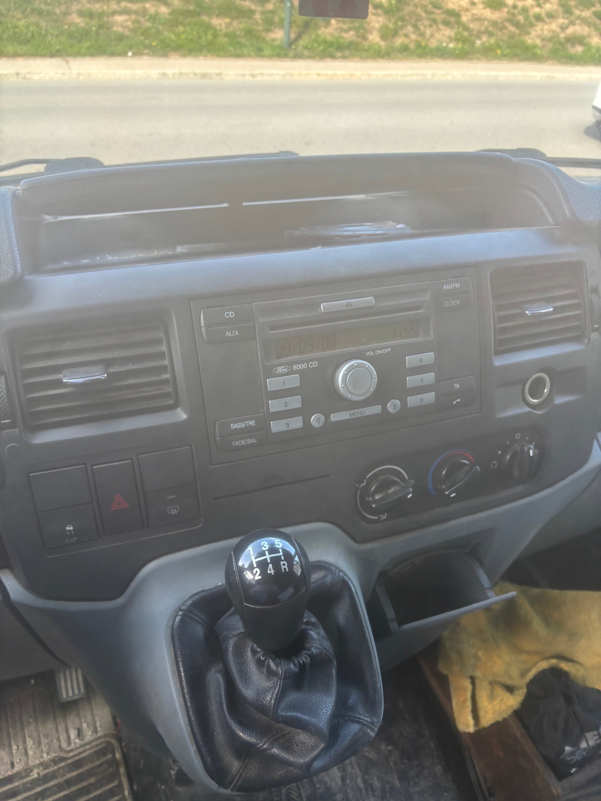 FORD Transit 2.2 TDCi 260 S Trend-image-4