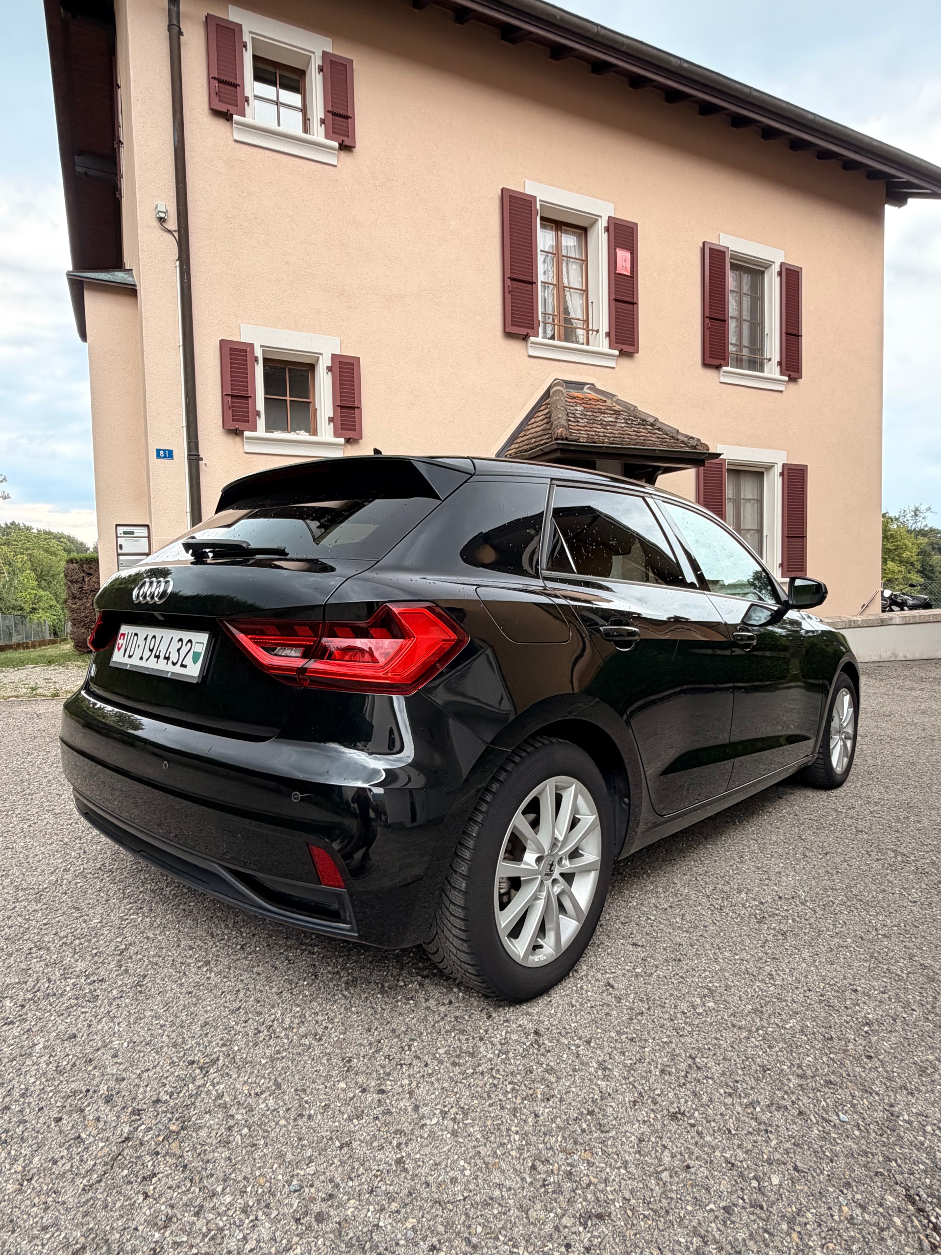 AUDI 1.0 30 TFSI Advanced Attraction S-Tronic-image-2