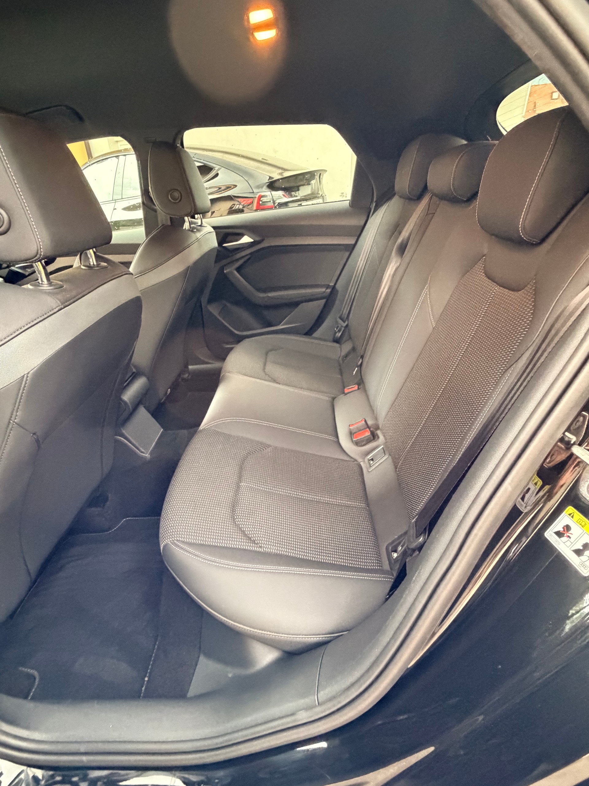 AUDI 1.0 30 TFSI Advanced Attraction S-Tronic-image-9