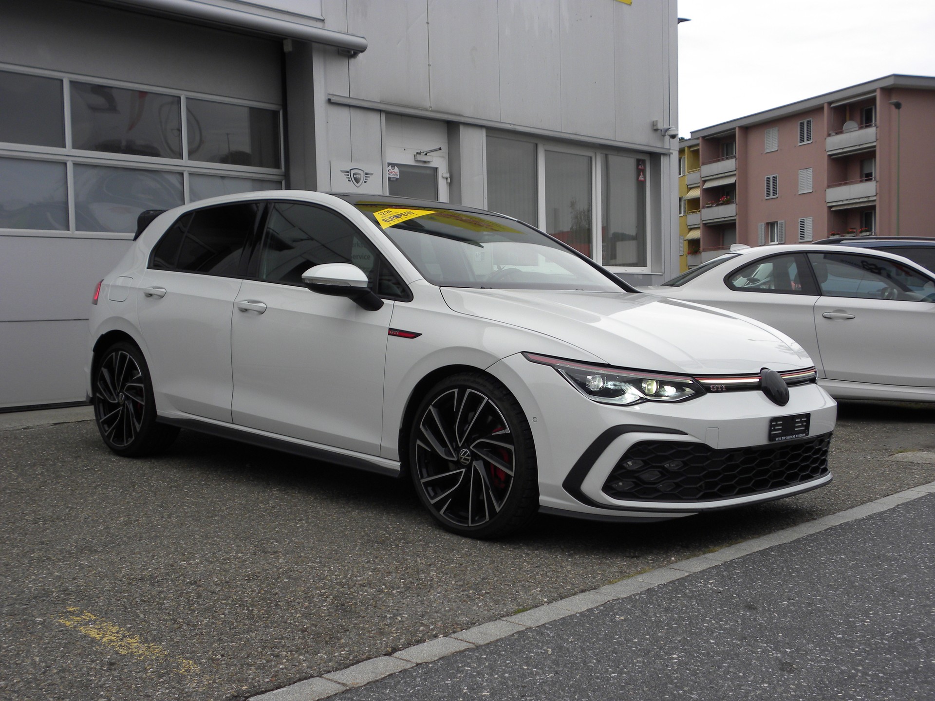 VW Golf 2.0 TSI GTI DSG-image-1