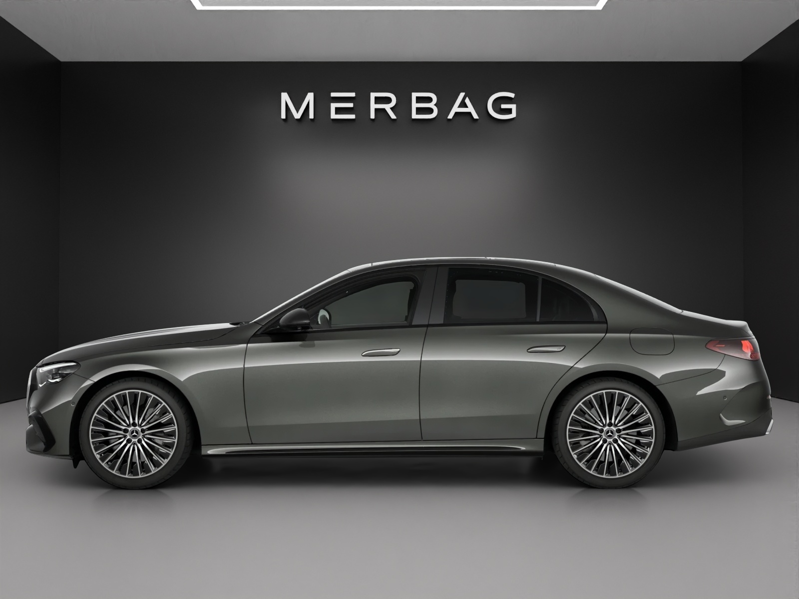 MERCEDES-BENZ E 300 e 4Matic EQ Hybrid 9G-Tronic-image-5
