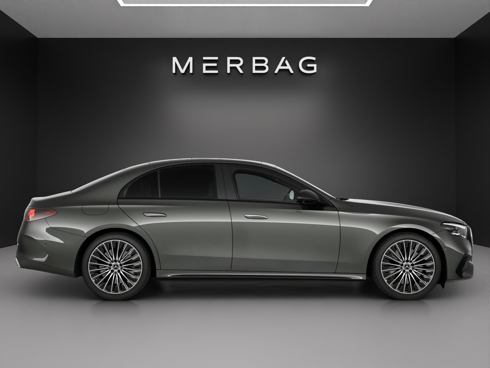 MERCEDES-BENZ E 300 e 4Matic EQ Hybrid 9G-Tronic-image-1