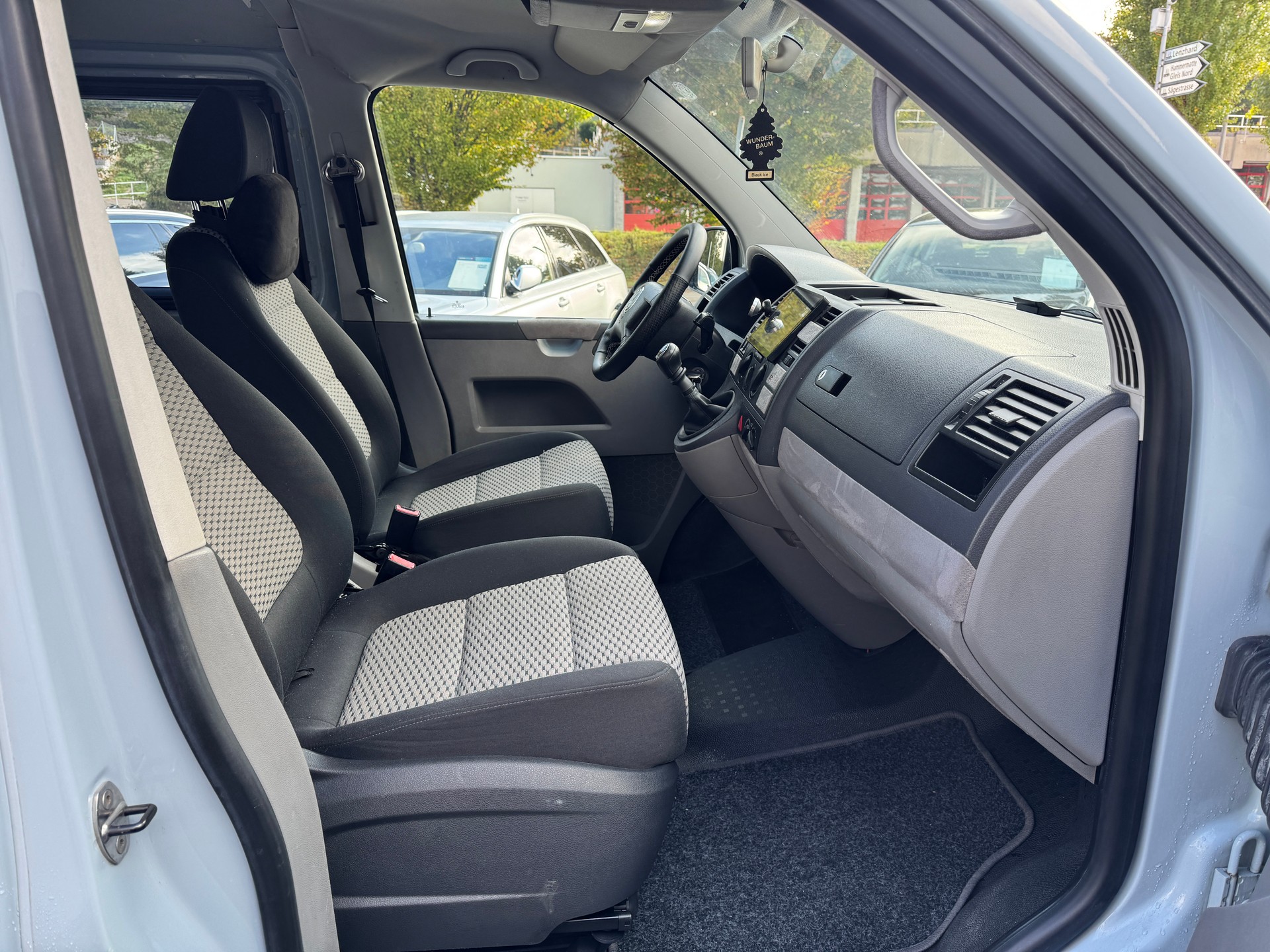 VW T5 Caravelle Trend 1.9 TDI PD-image-8
