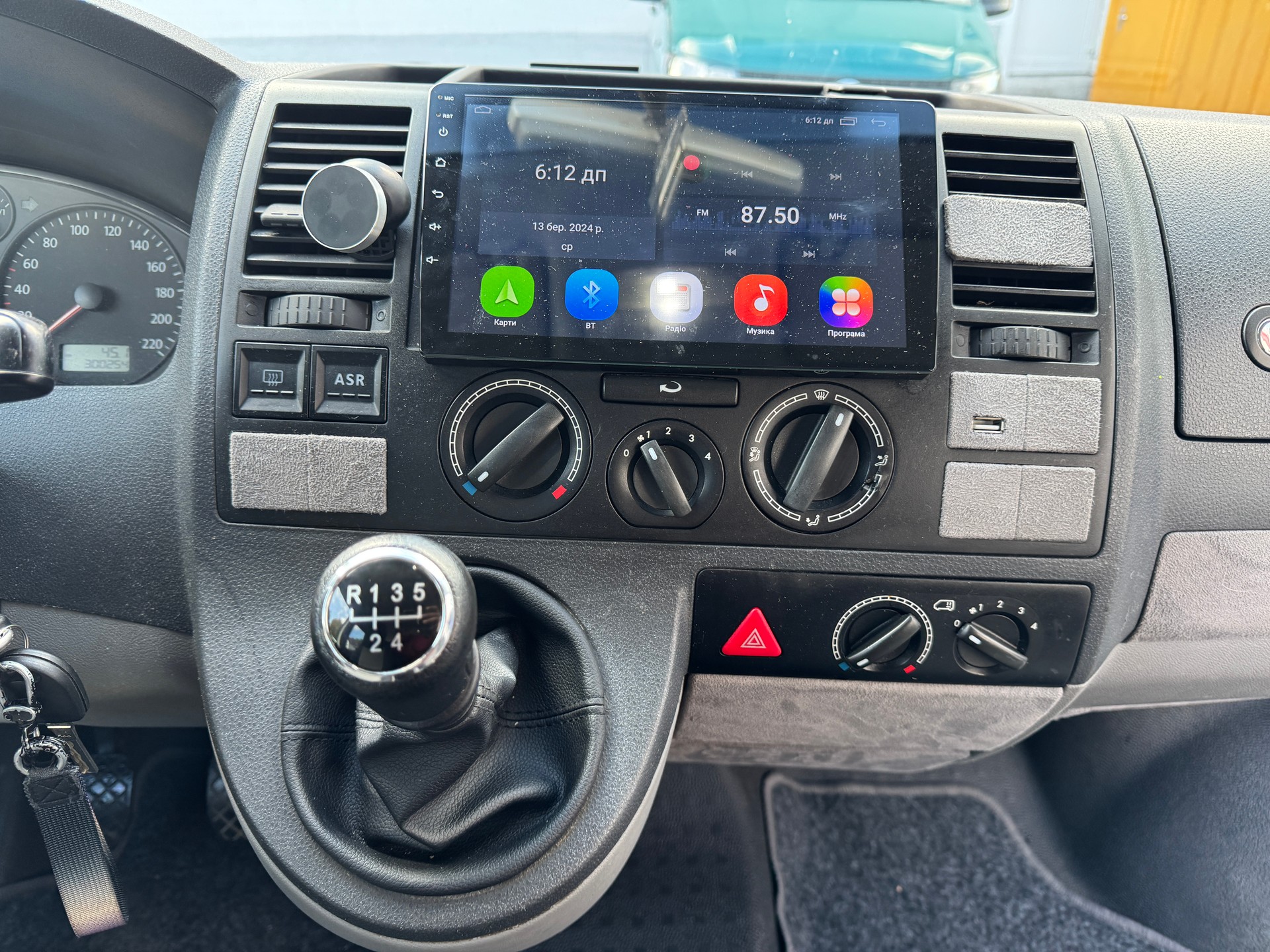 VW T5 Caravelle Trend 1.9 TDI PD-image-9