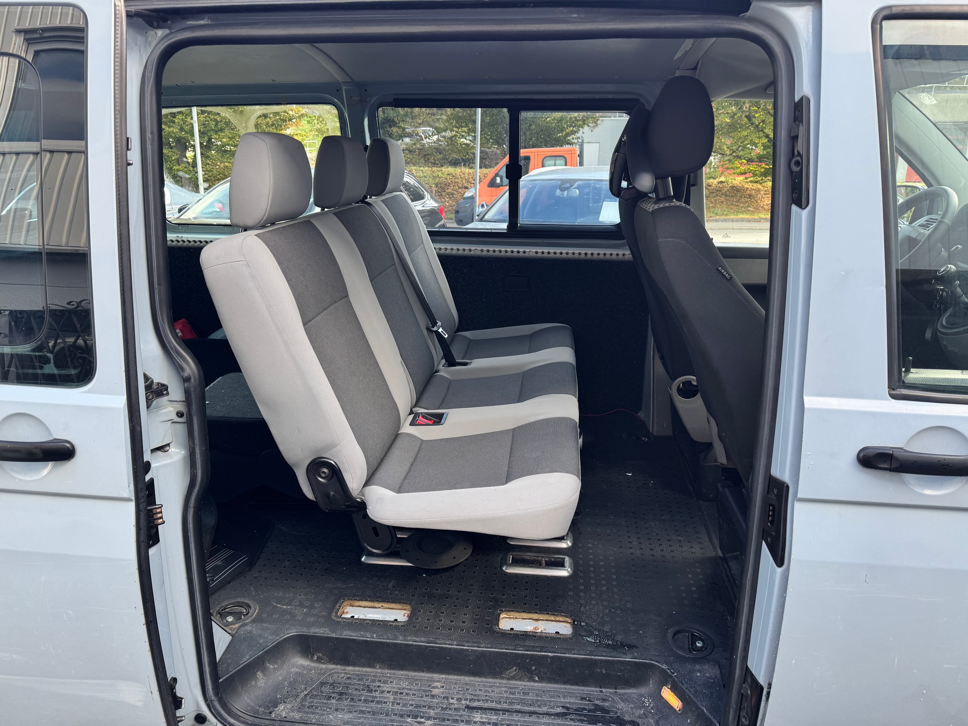 VW T5 Caravelle Trend 1.9 TDI PD-image-10