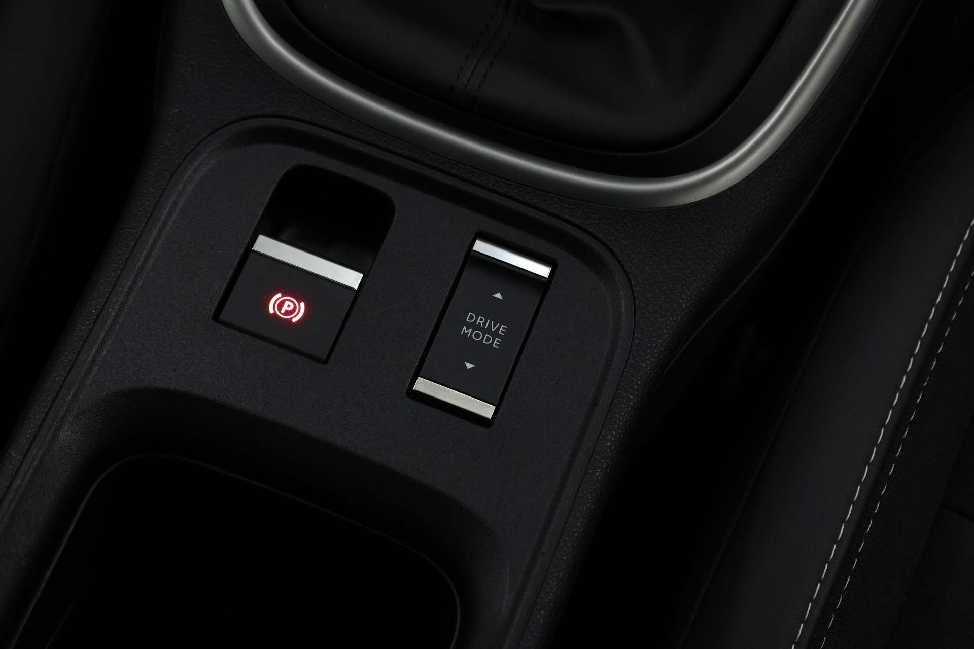 JEEP Avenger 1.2 Turbo Altitude-image-22