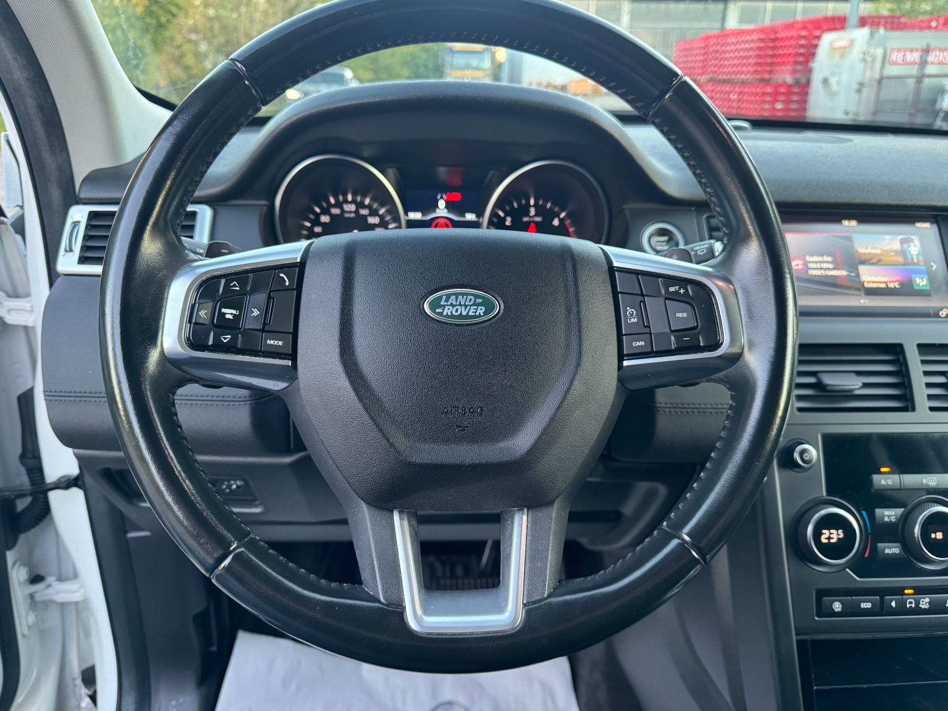 LAND ROVER Discovery Sport 2.0 TD4 HSE AT9-image-18
