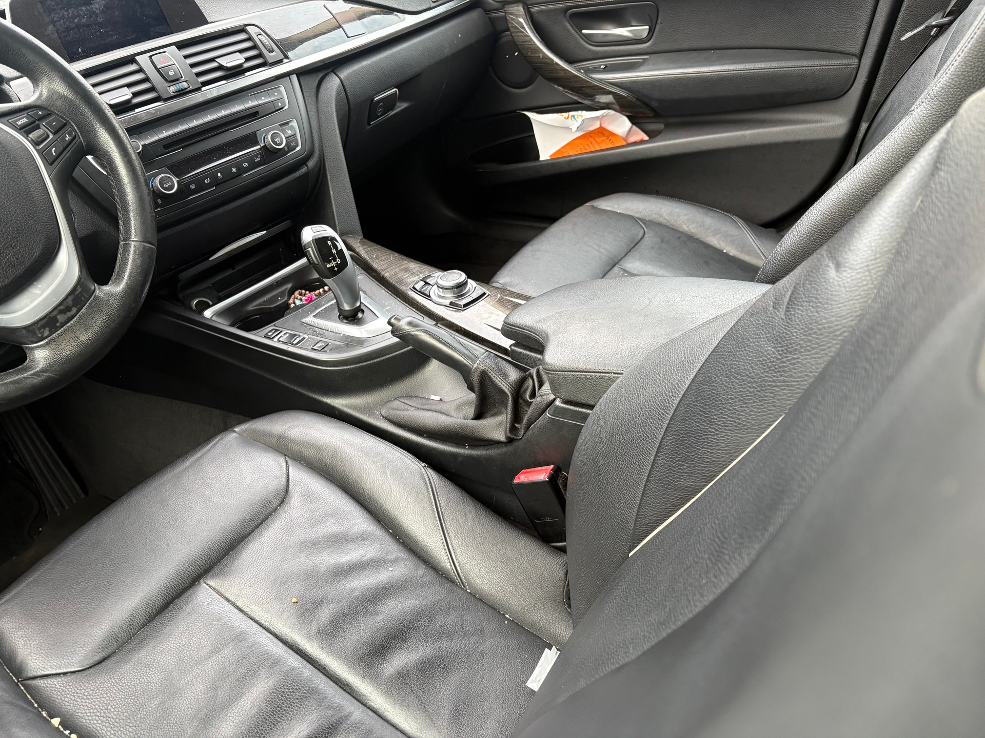 BMW 320d GT Luxury Line Steptronic-image-10