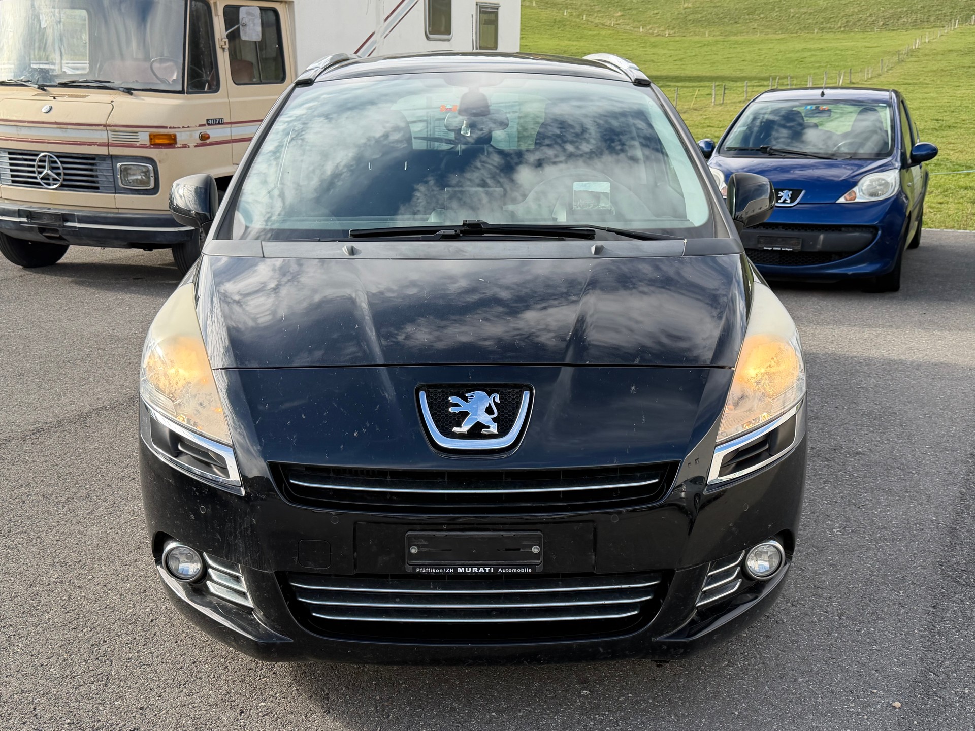 PEUGEOT 5008 1.6 16V T Family Automatic-image-1