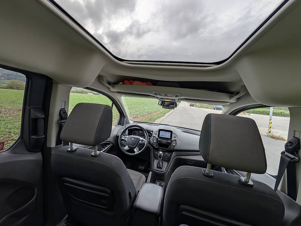 FORD TOURNEO CONNECT-image-1
