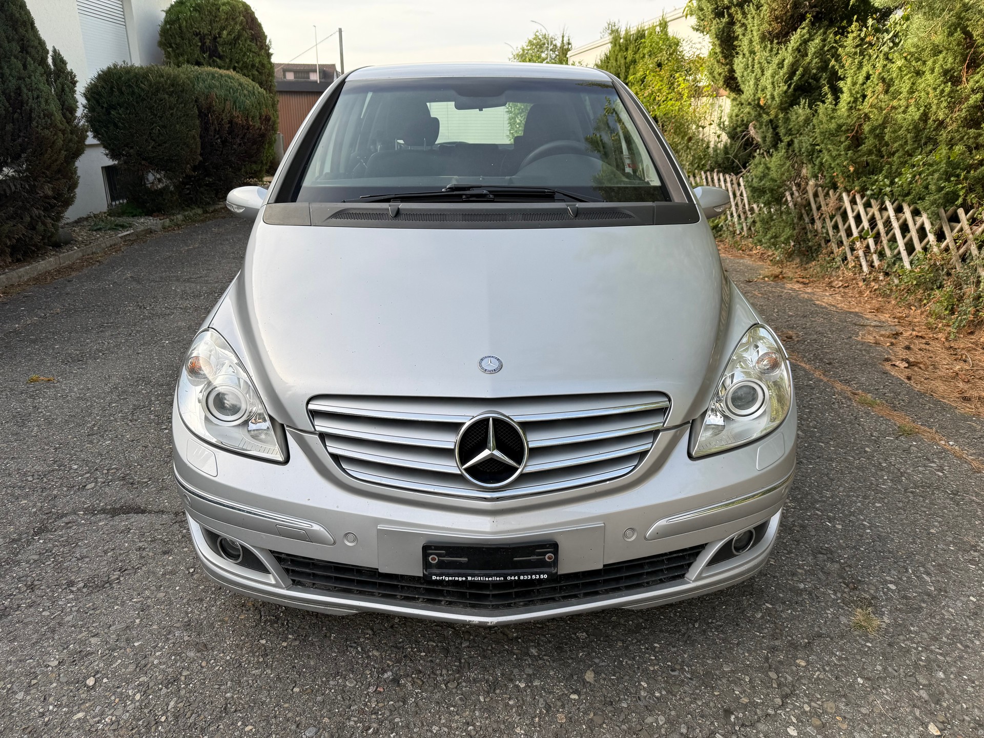 MERCEDES-BENZ B 200-image-1