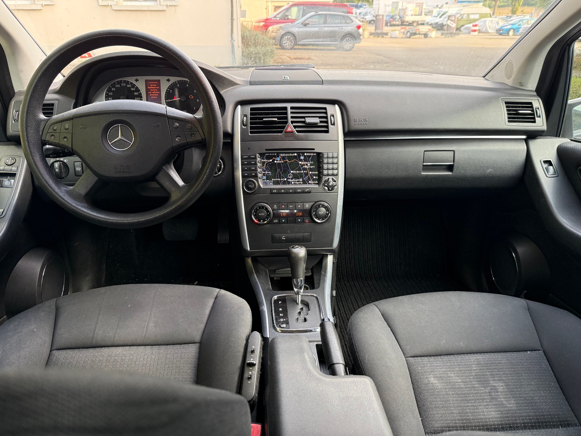 MERCEDES-BENZ B 200-image-8