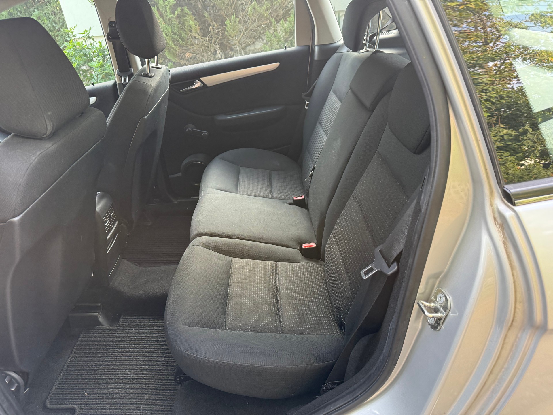 MERCEDES-BENZ B 200-image-7