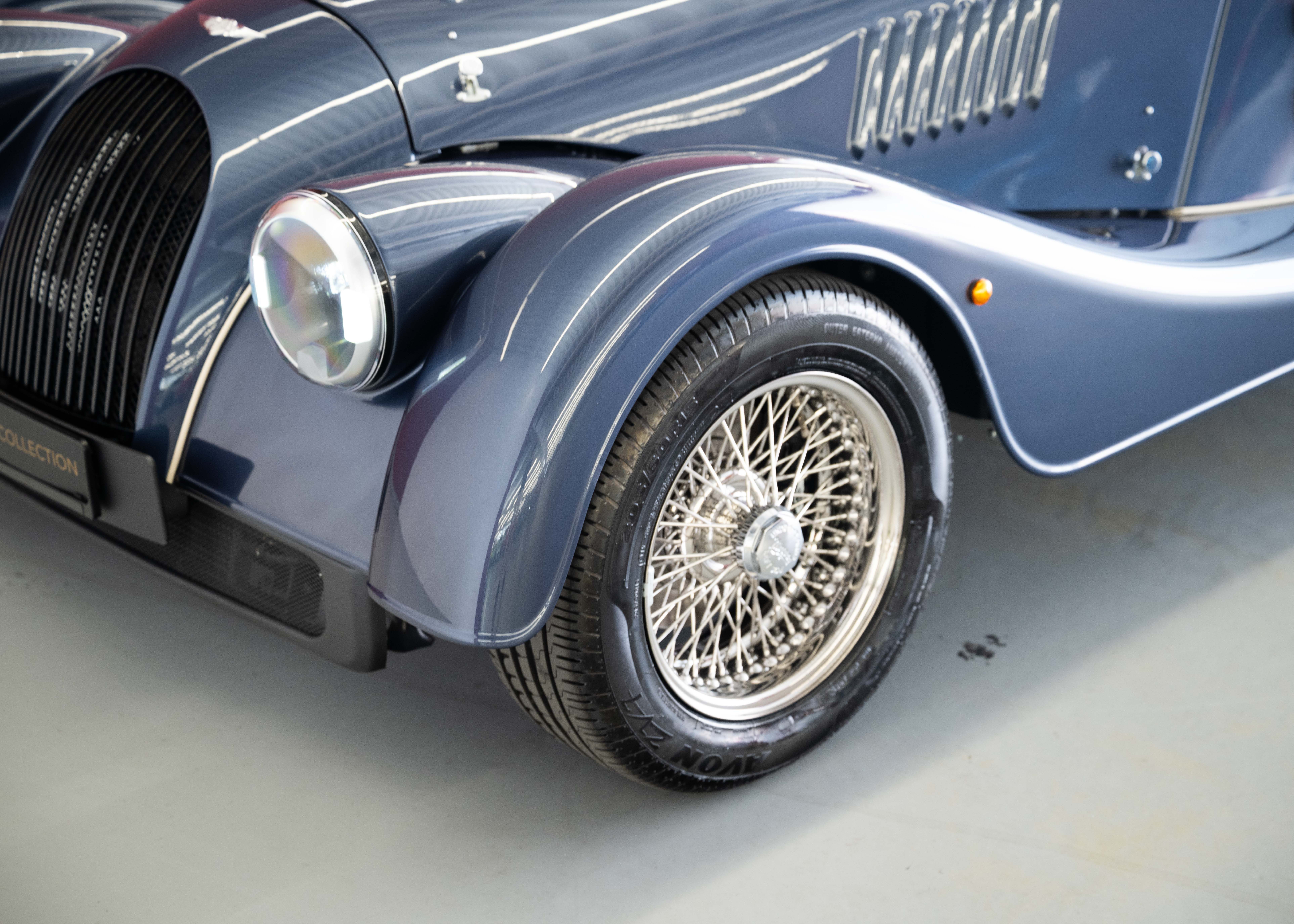 Image MORGAN 4-4 Plus Four 2.0 Automatic Bespoke (Swiss new car, 1 of 1 configuration, Prussian Blue Porsche metallic, 48-month warranty)