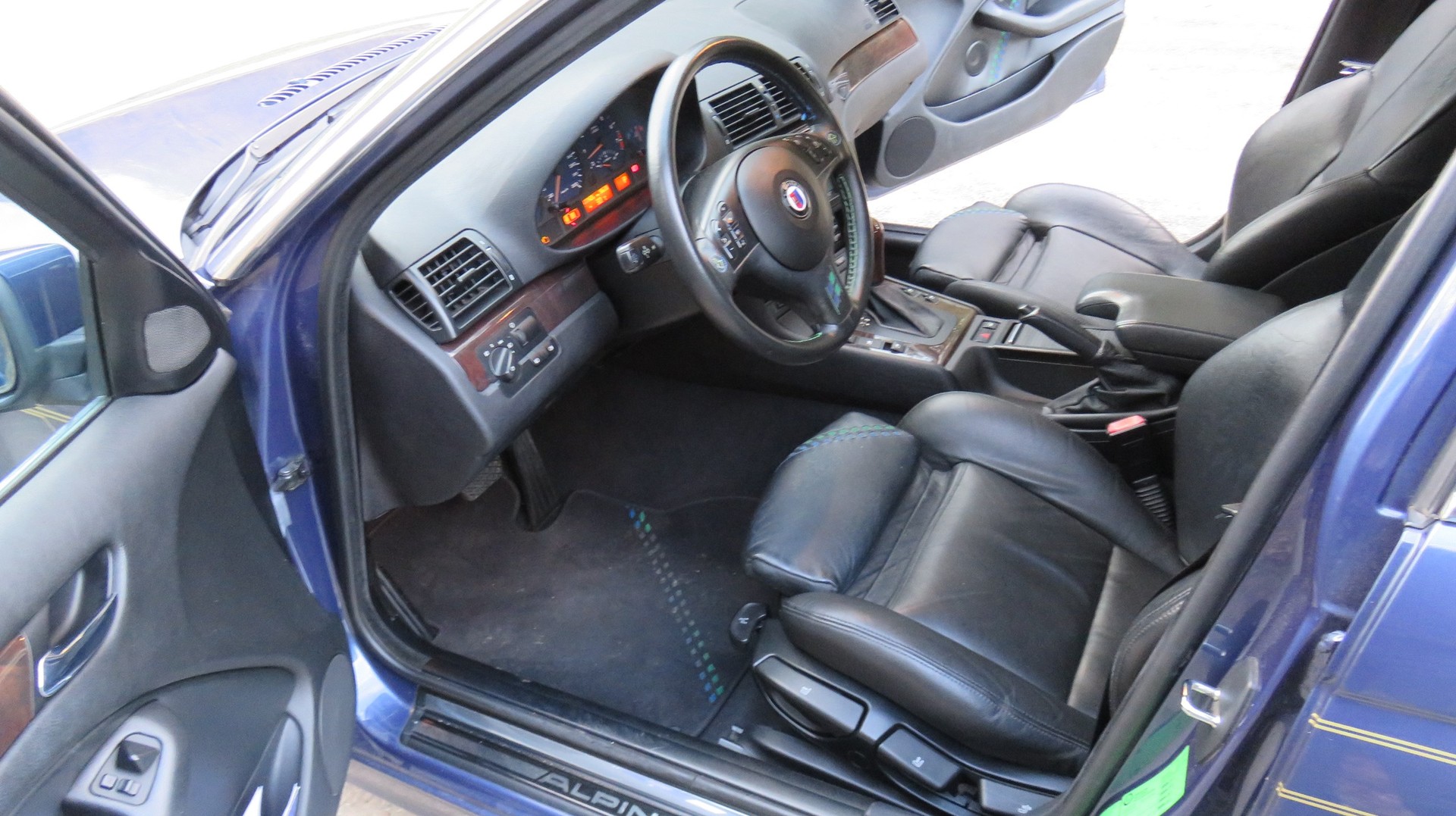 BMW-ALPINA B3 3.3 X Touring S.Tronic-image-5