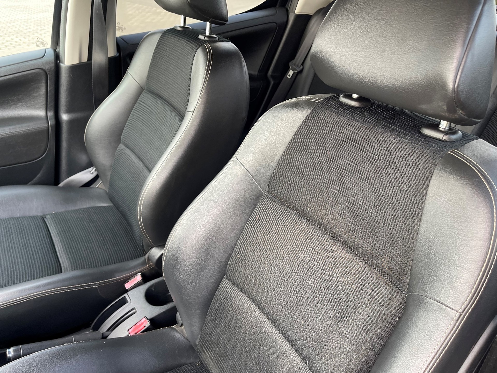 PEUGEOT 207 1.6 16V Allure-image-7