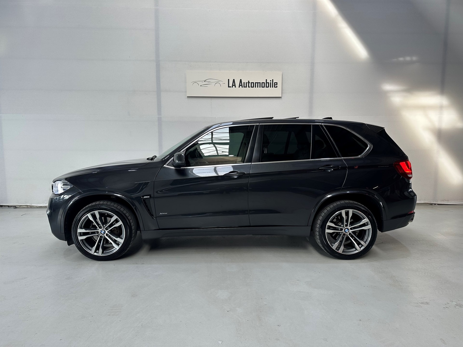 BMW X5 xDrive 30d M-Sport Steptronic-image-2
