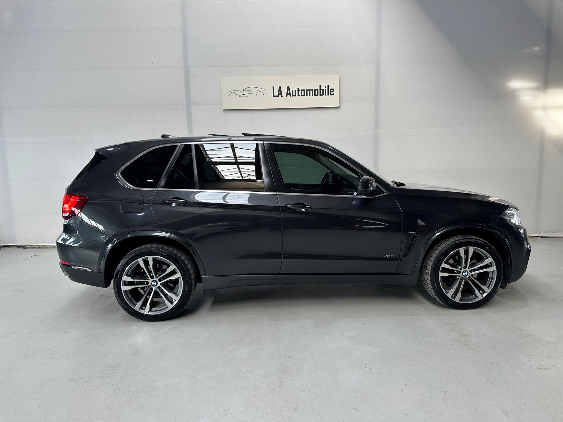 BMW X5 xDrive 30d M-Sport Steptronic-image-6