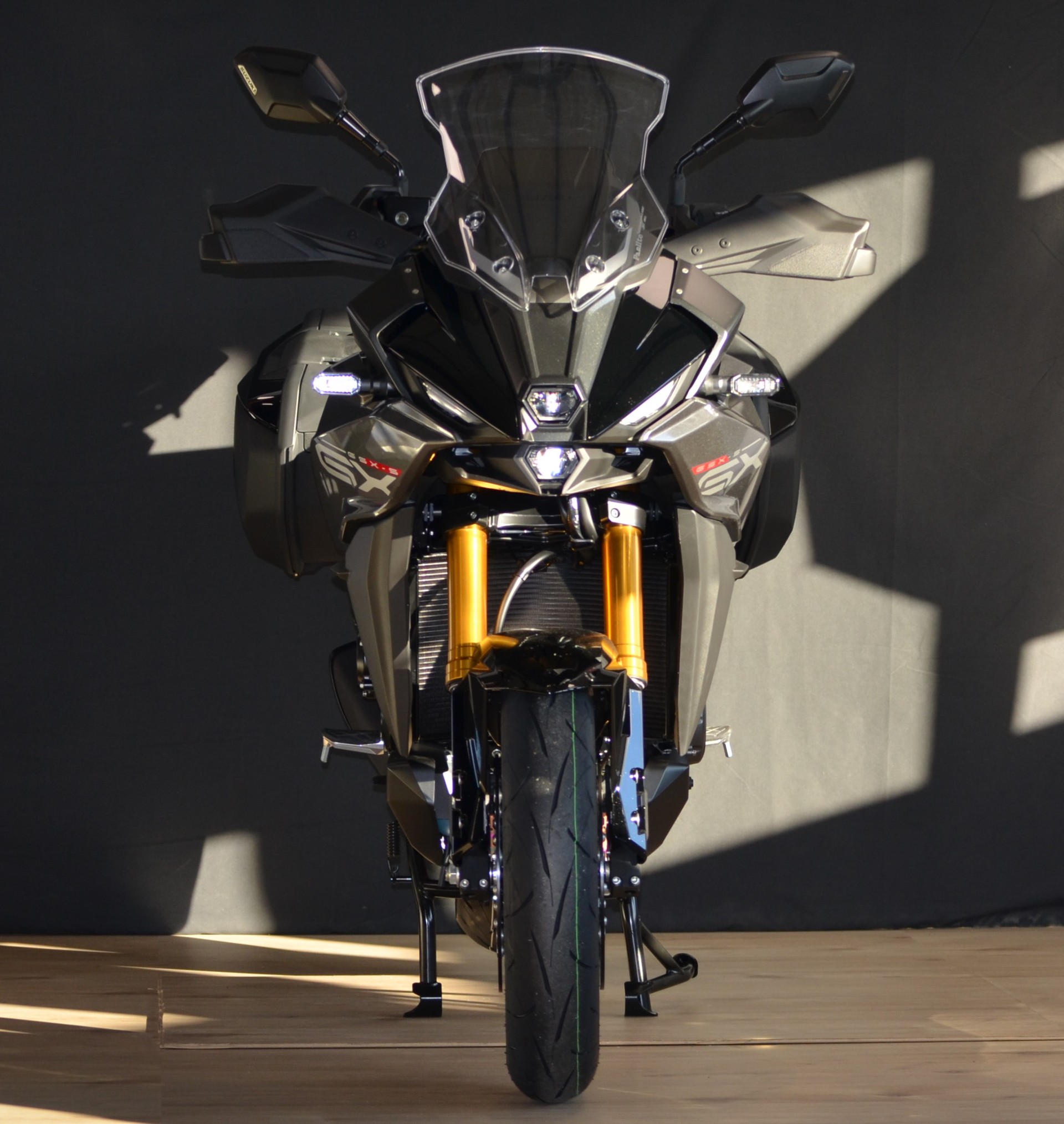 SUZUKI GSX-S 1000 GX TRAVEL MY24-showroom-element-2