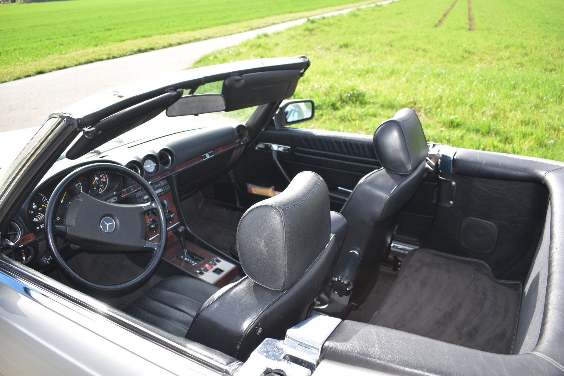 MERCEDES-BENZ SL 300-image-17