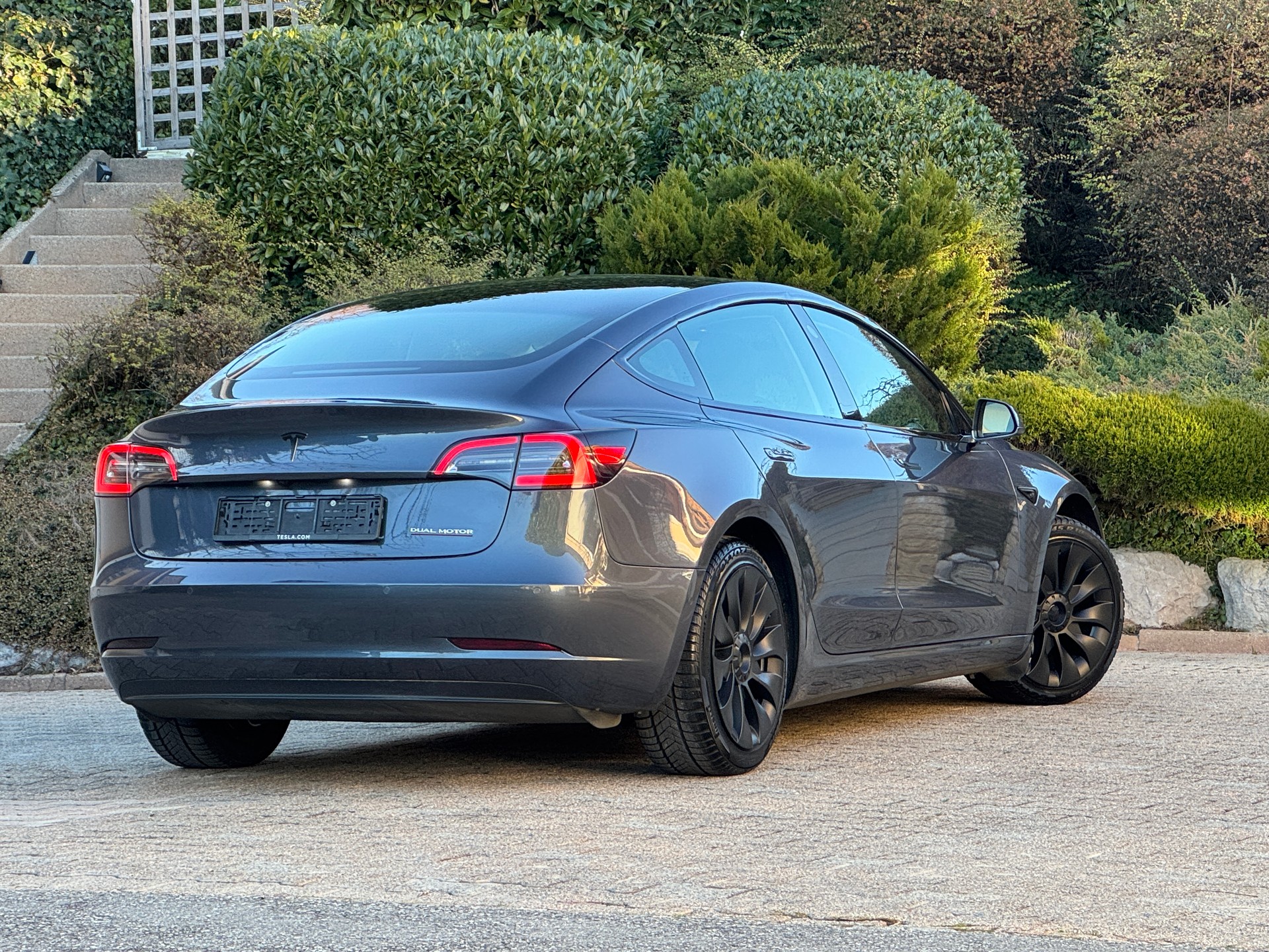 TESLA Model 3 Long Range Dual Motor AWD-image-1