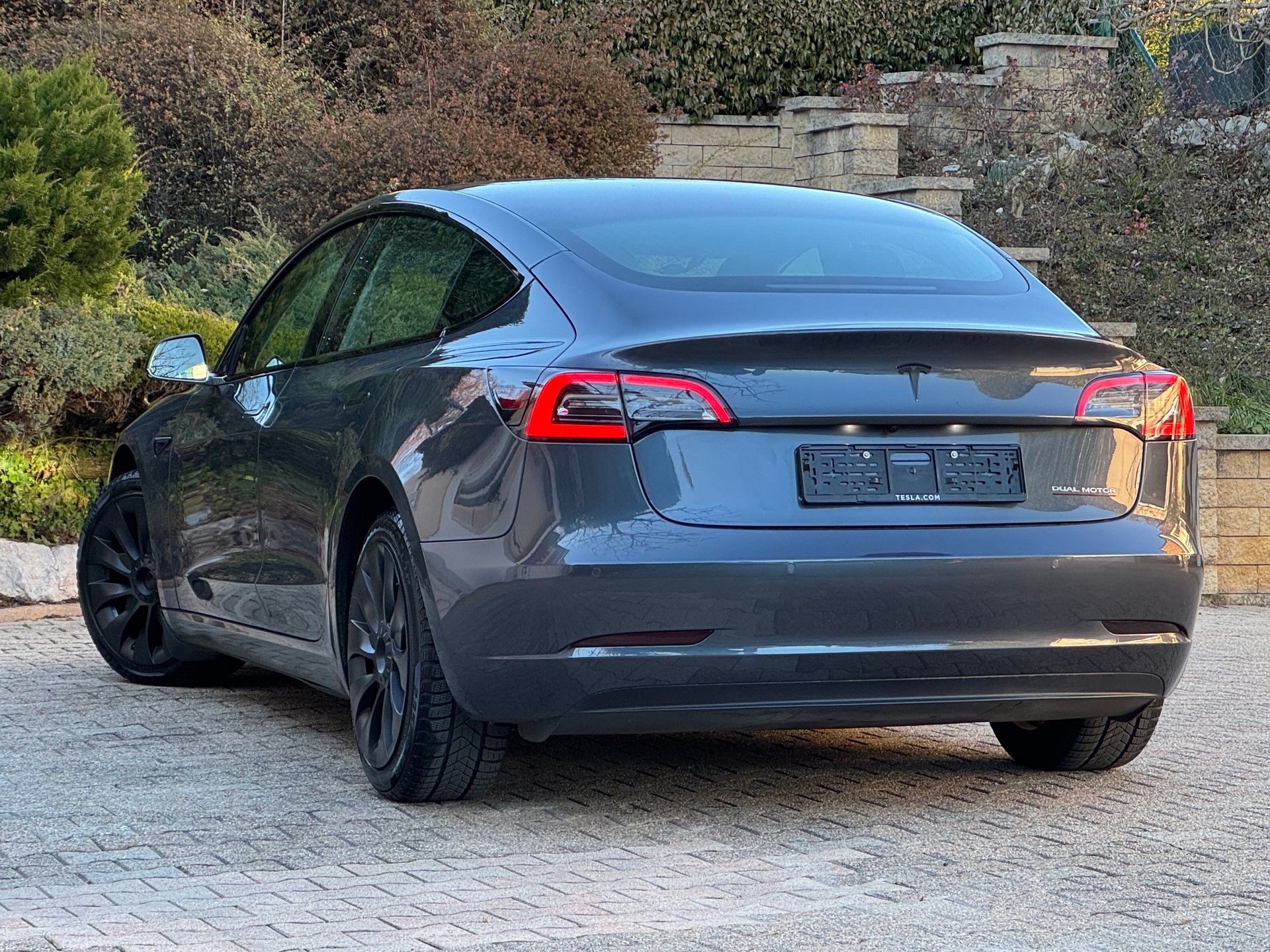 TESLA Model 3 Long Range Dual Motor AWD-image-6