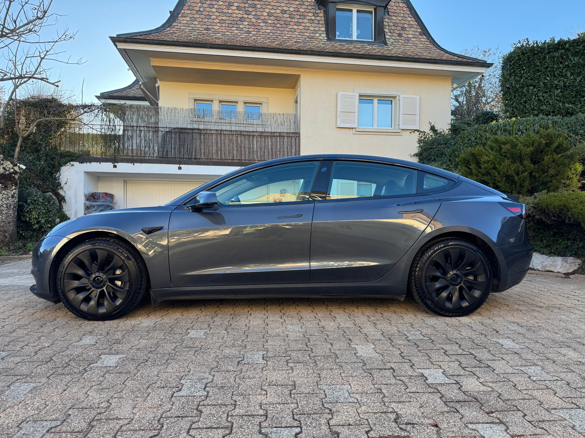 TESLA Model 3 Long Range Dual Motor AWD-image-7