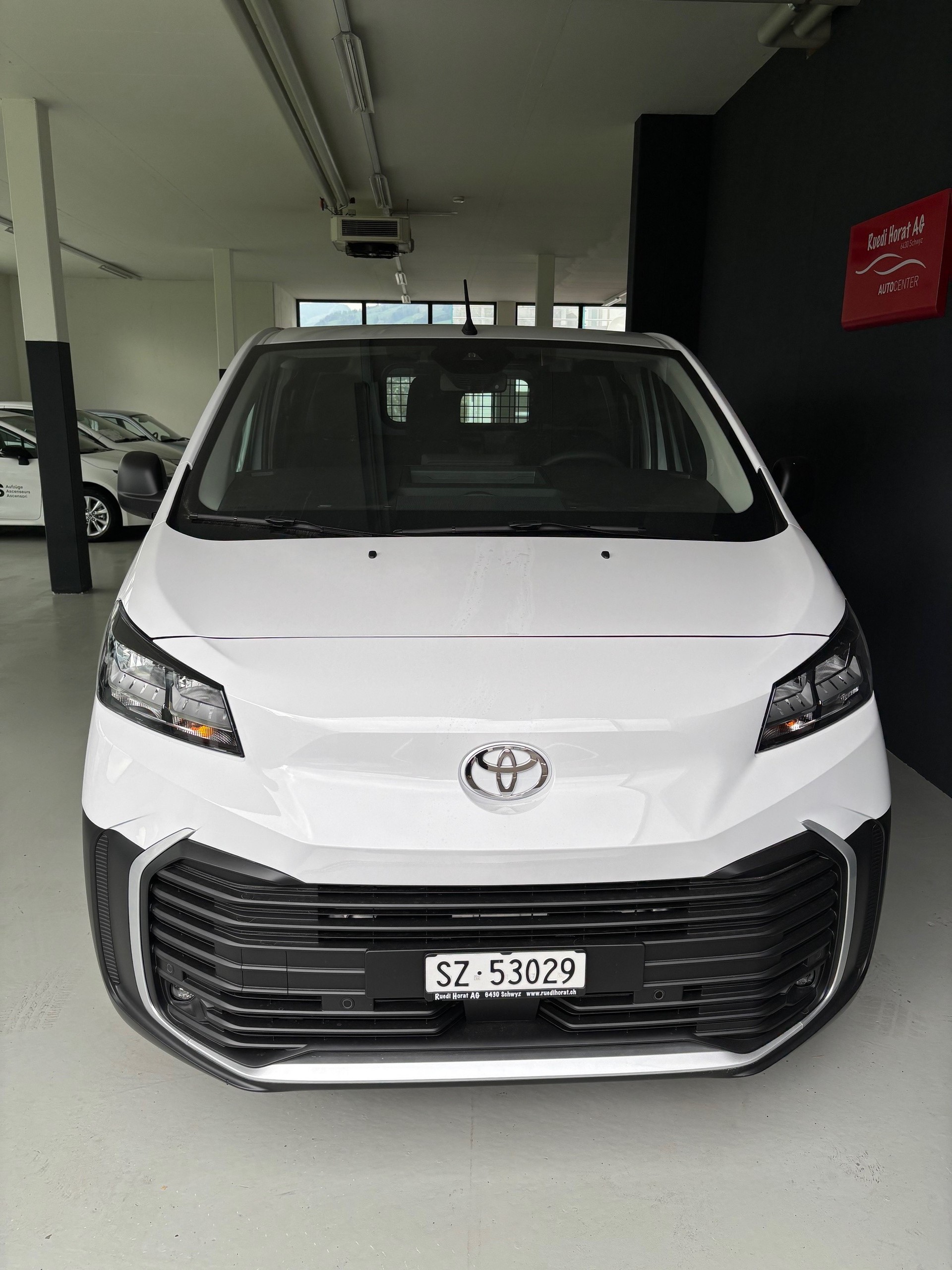 TOYOTA PROACE Van L2 75KWh Advanced-showroom-element-1