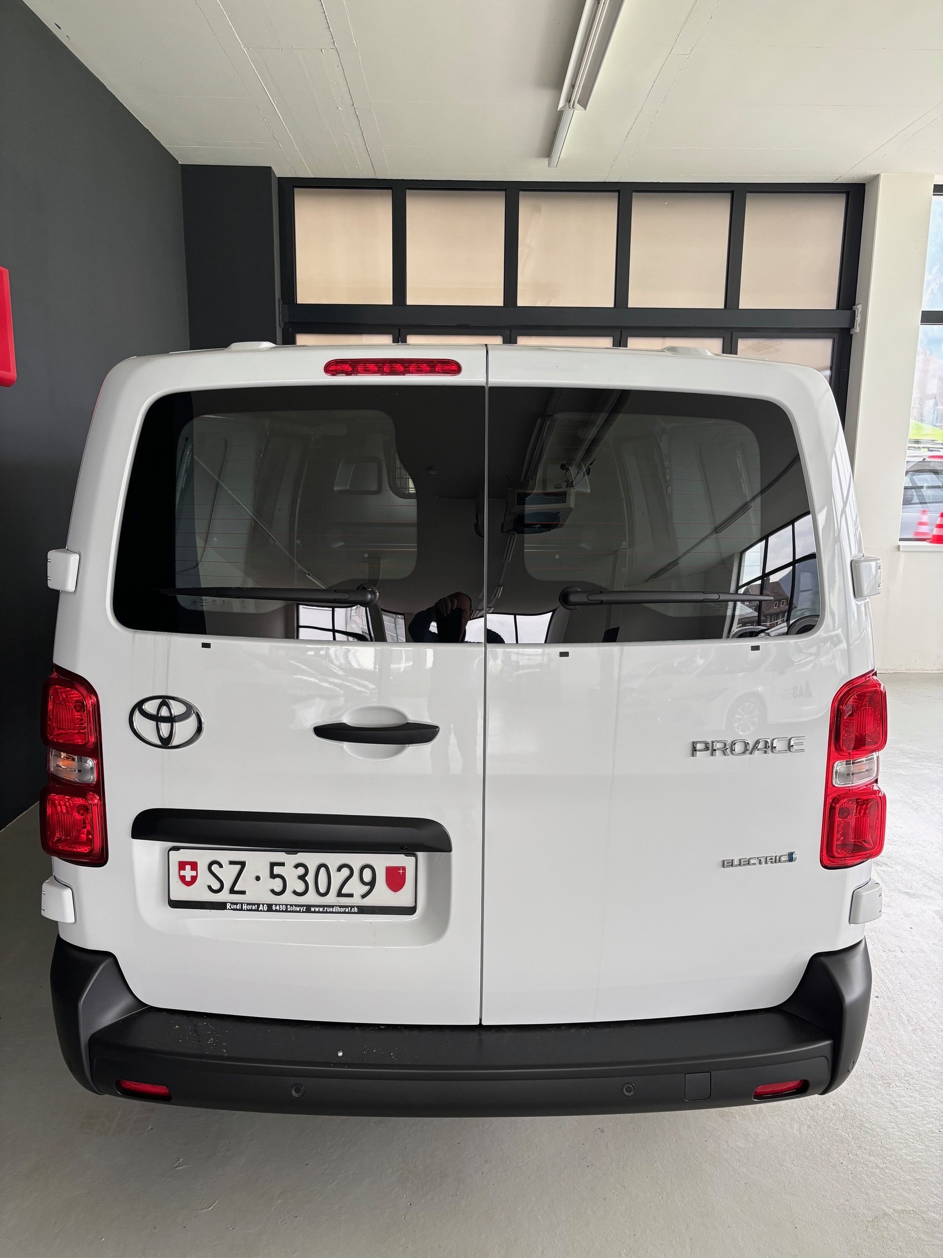 TOYOTA PROACE Van L2 75KWh Advanced-image-4