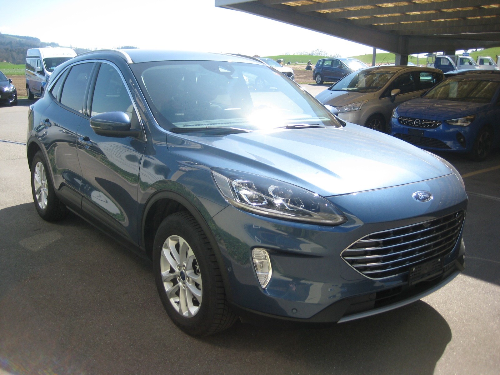 FORD Kuga 2.5 FHEV Titanium X 4WD-image-4